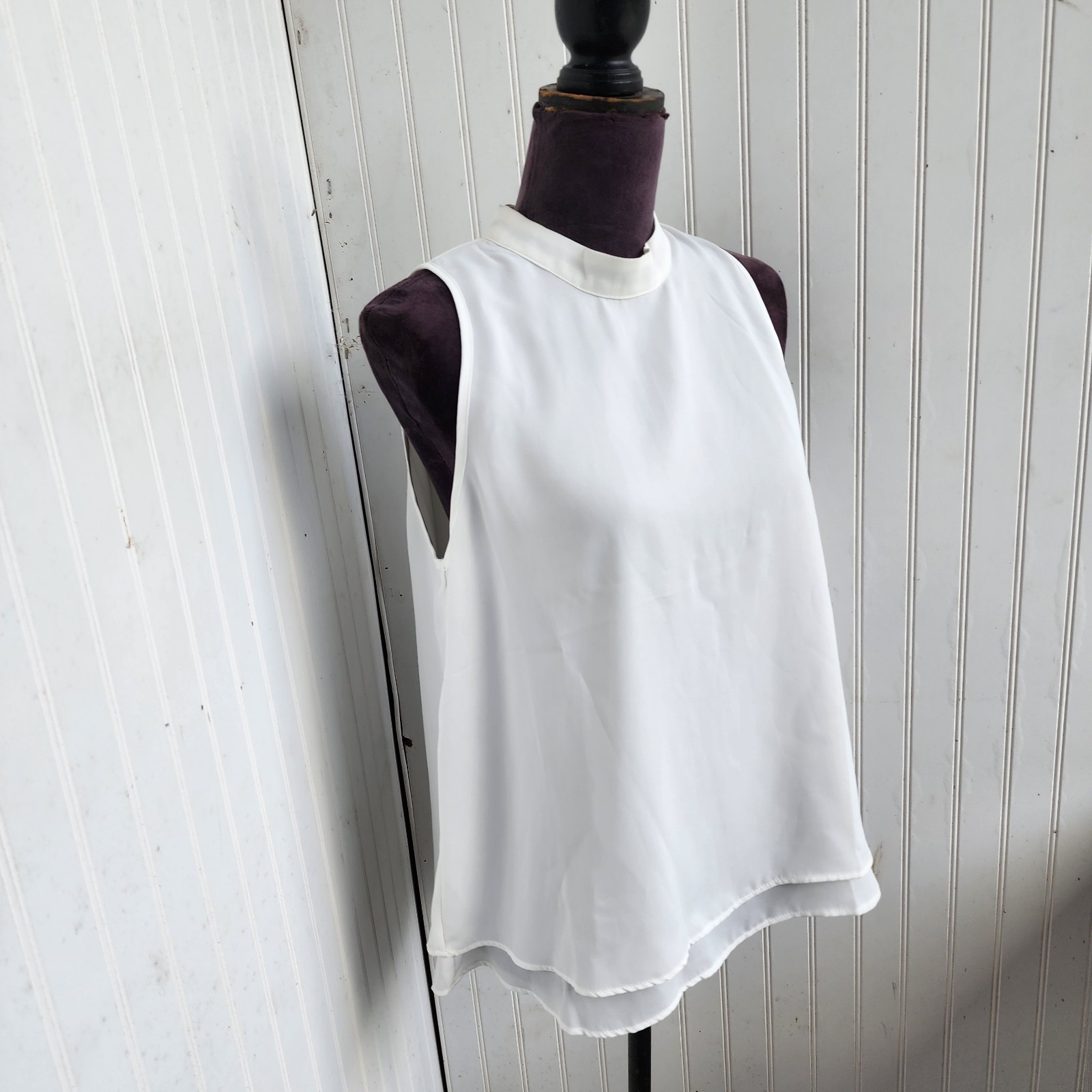 NWT Shinestar Women’s White Sleveless Blouse Top Zip Back Layred Sz L