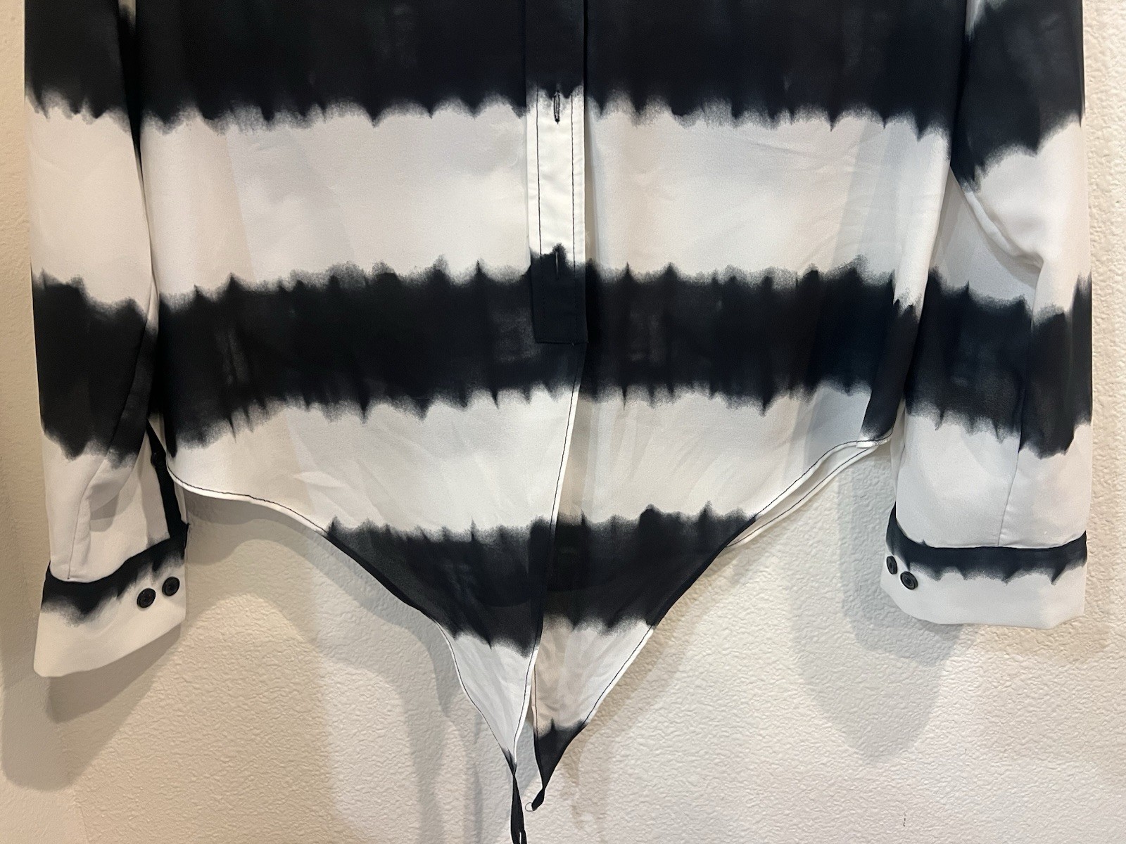 I.N.C International Concepts Long Sleeve Blouse Size 6 Small Black And White INC