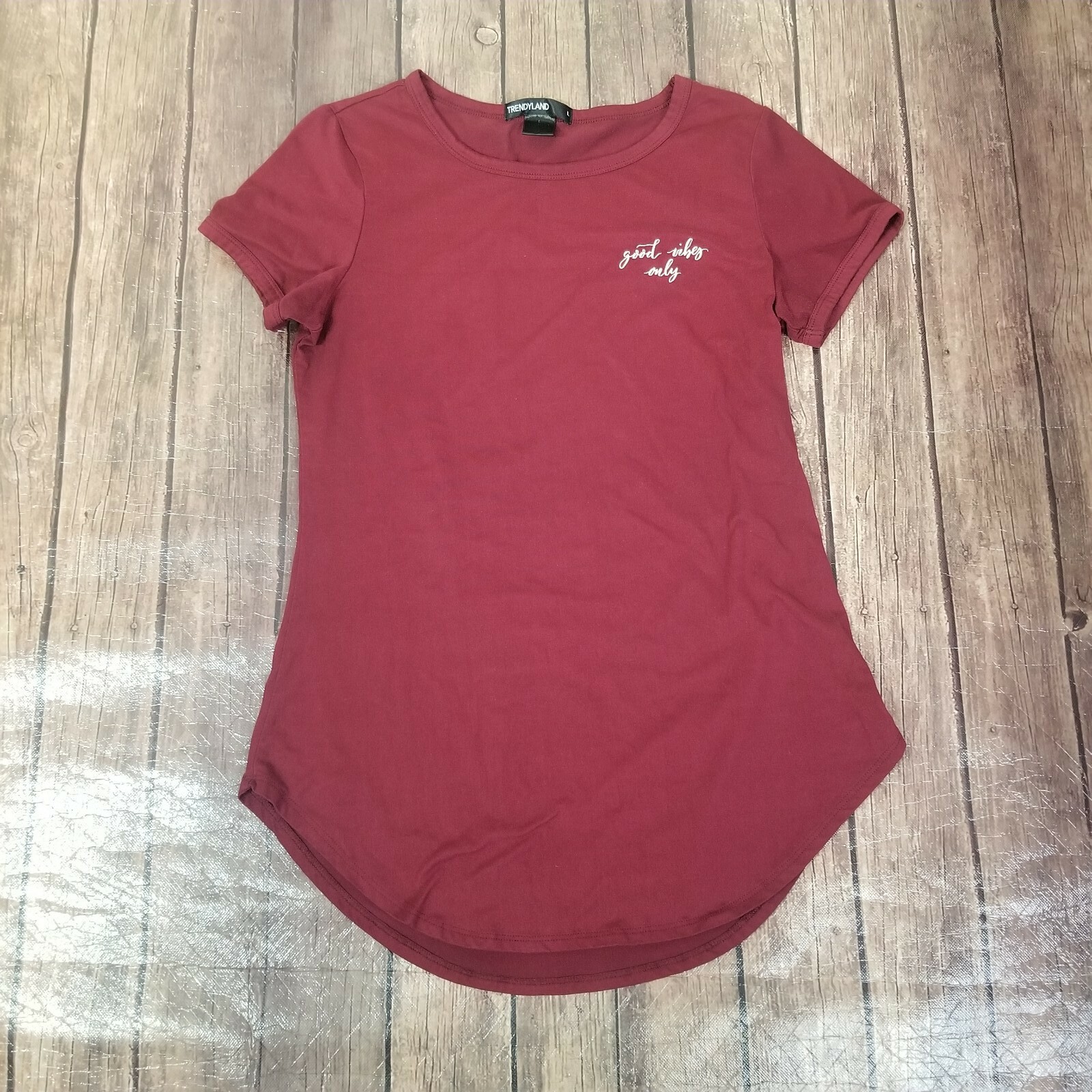 Trendyland Graphic Tshirt Womens L Large Red Short Sleeve Good Vibes Only