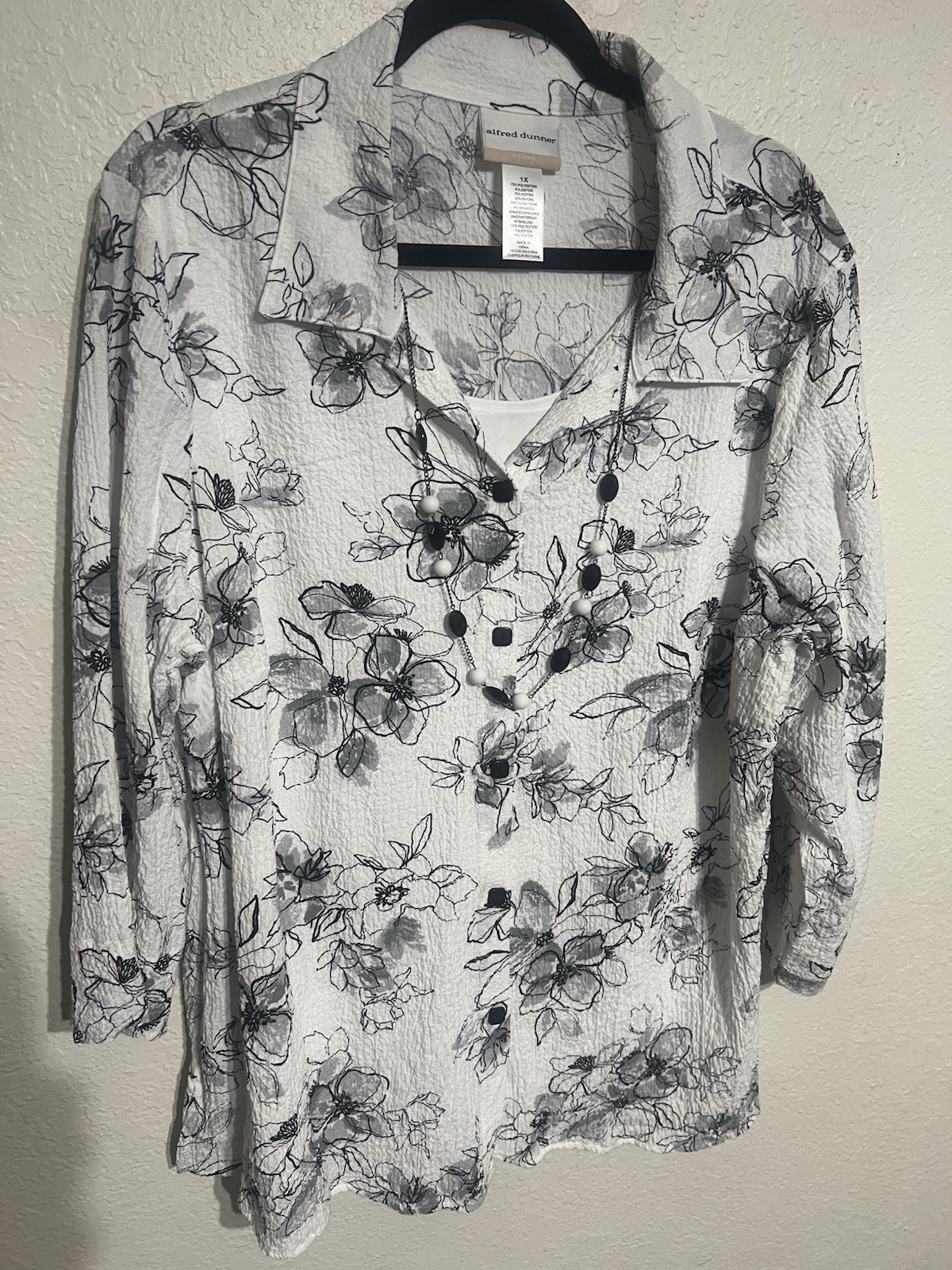 Alfred Dunner White Black Gray Floral Knit Collared Button Front Blouse 1X
