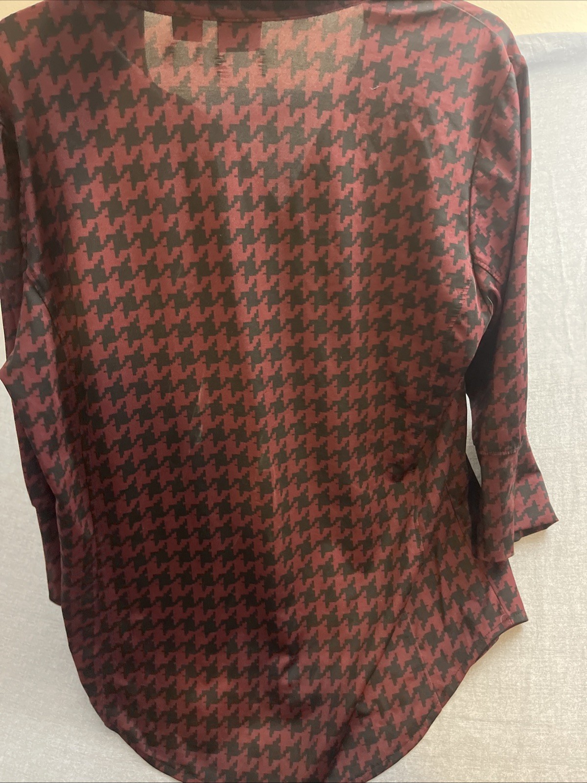 Covington Burgundy Houndstooth Button Down Large Top