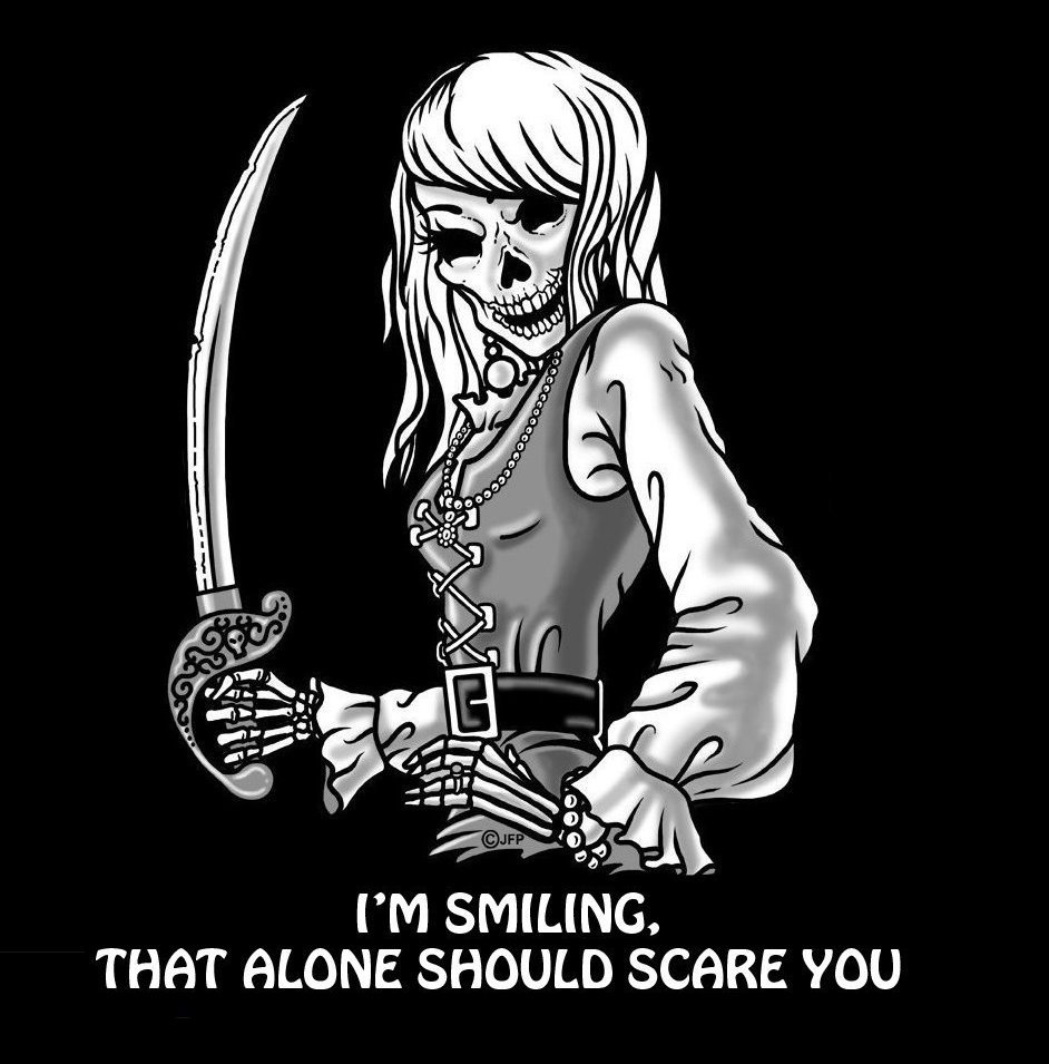 I’M SMILING SHOULD SCARE U PIRATE SKELETON GIRL T-SHIRT