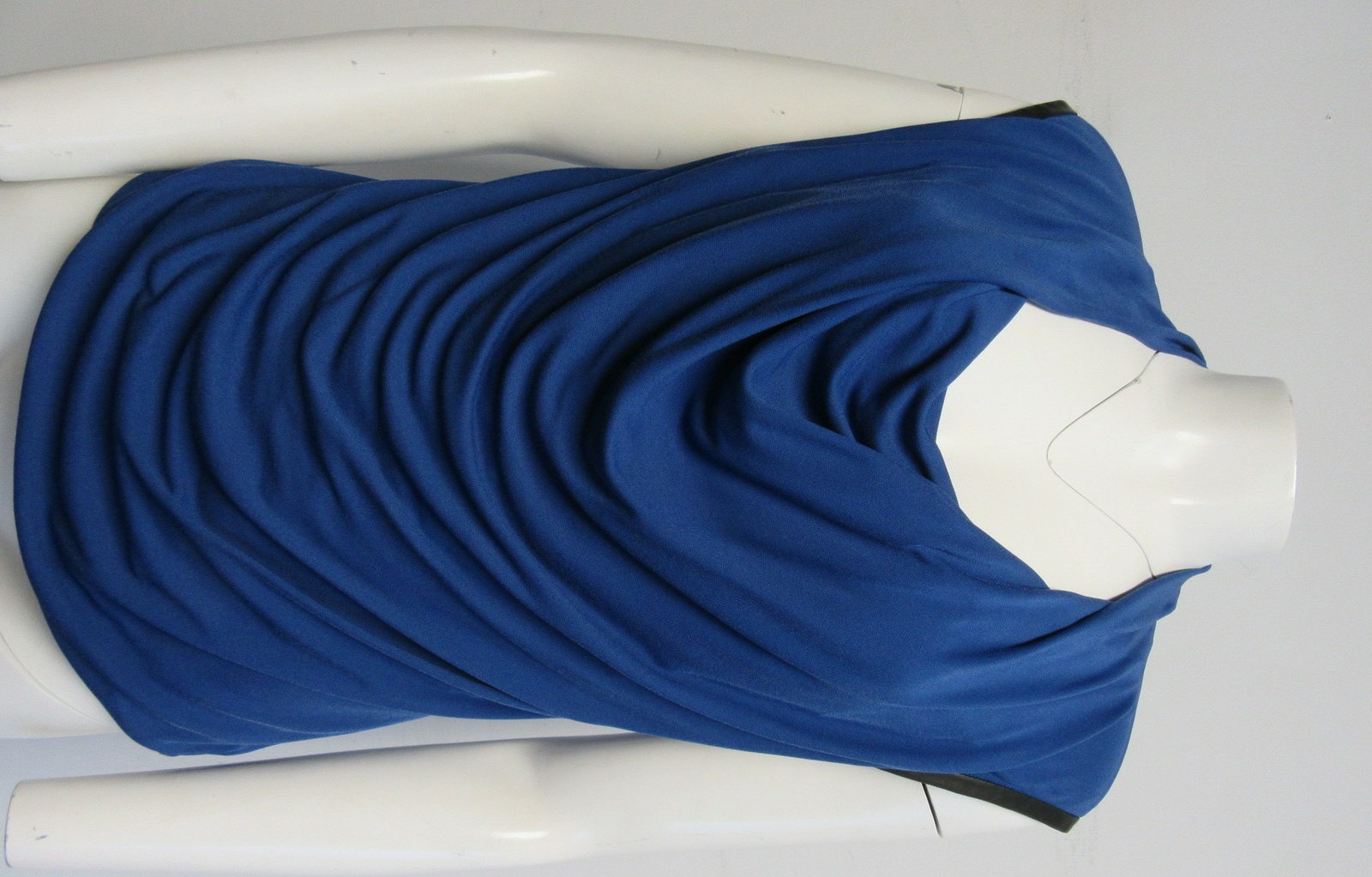 YIGAL AZROUEL blue sapphire crepe jersey draped leather trimmed top sz S/M
