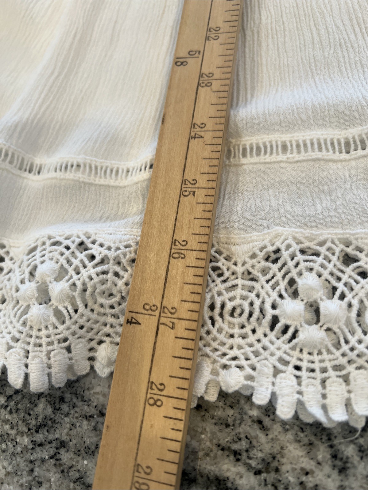Mur Mur L Ivory Crochet Lace Embroidered Sleeveless Top 100% Rayon Scoop Neck