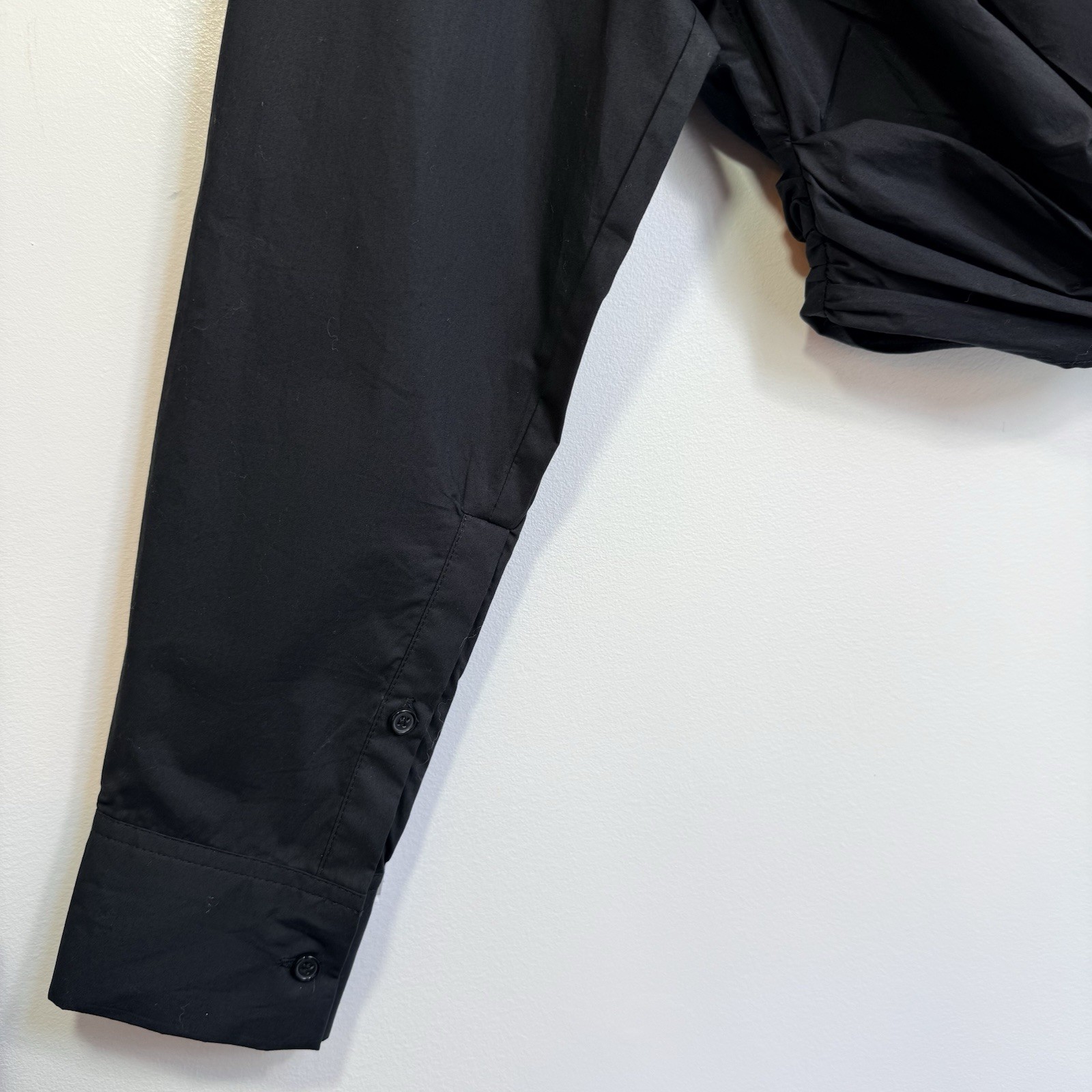 Gianni Bini Black Cotton Button Front Cropped Twist Shirt Sharp Fitted S
