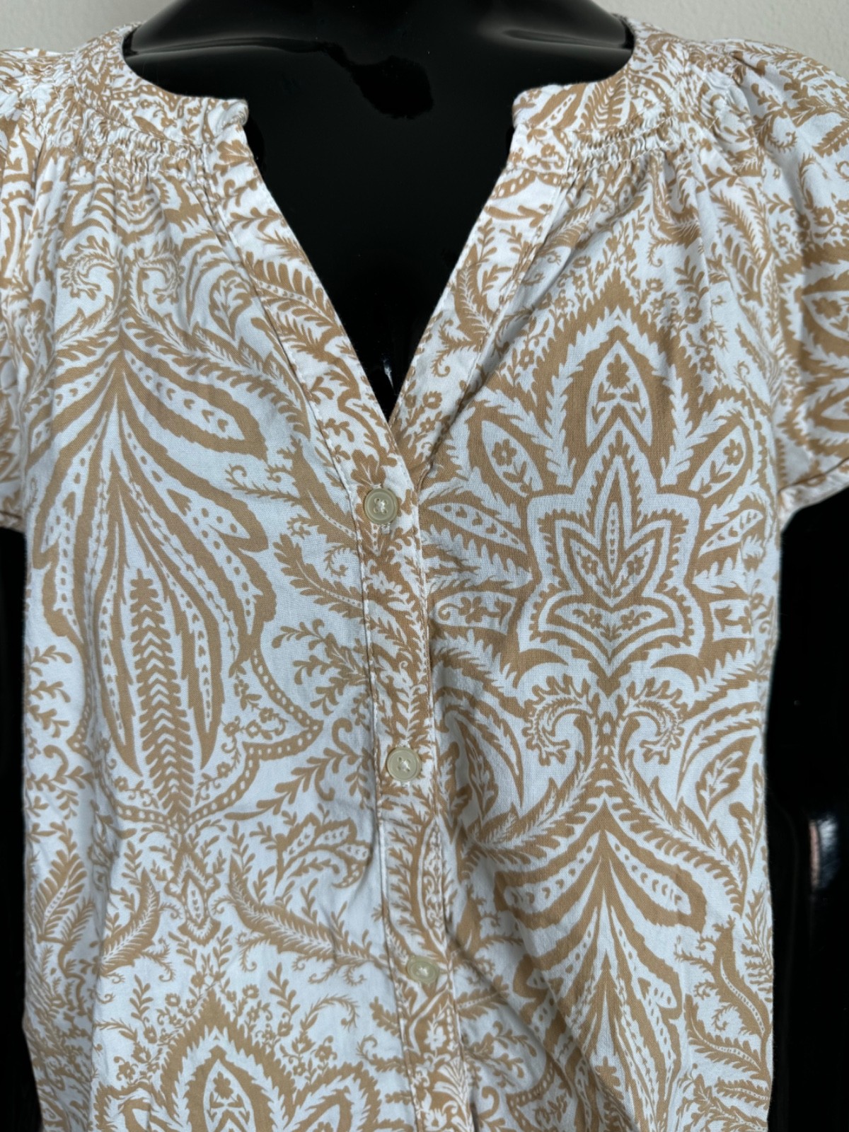 LOFT Womens XS Cream Tan Paisley Blouse Flutter Sleeve Split Neck Button Front T