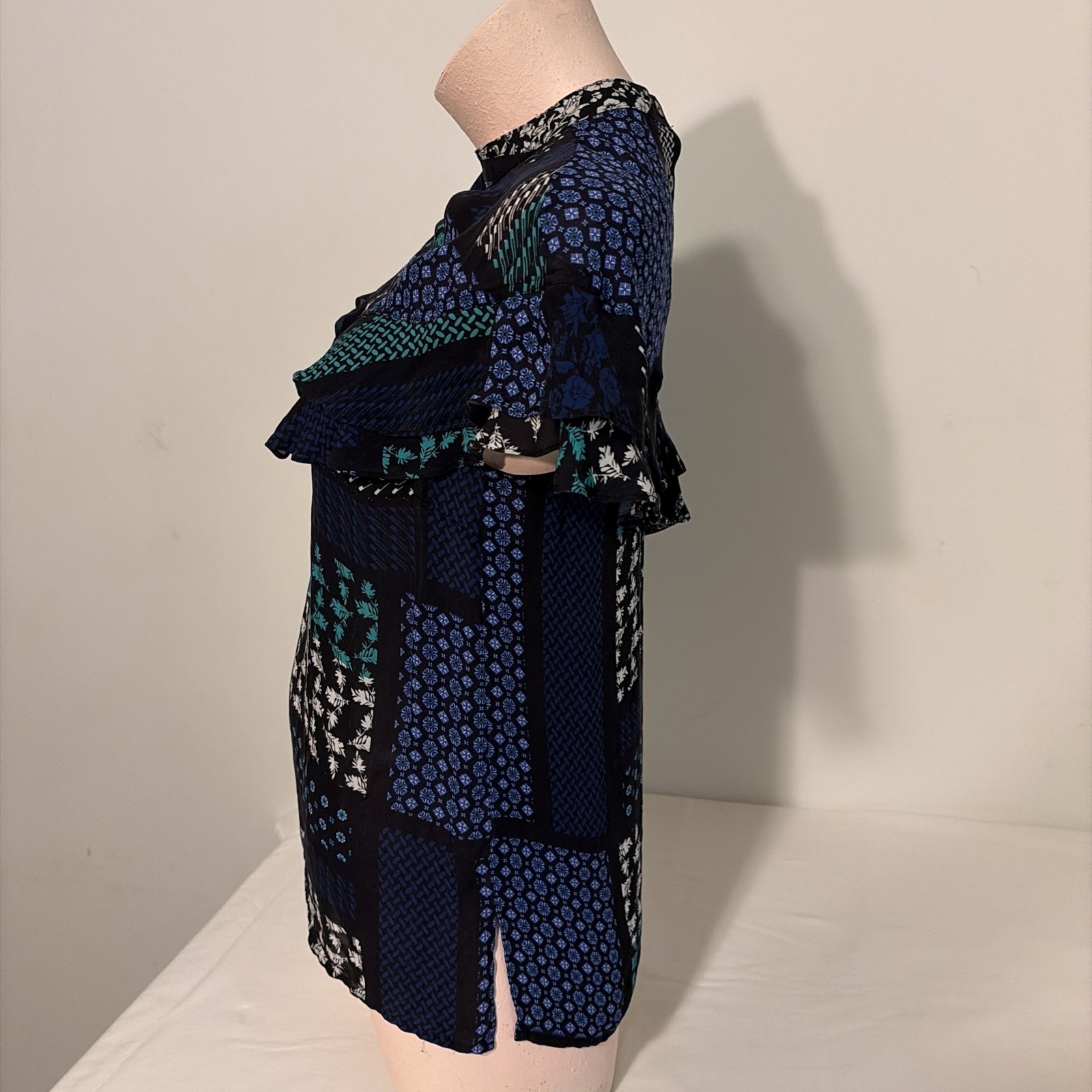 DEREK LAM IO CROSBY Women’s Silk Ruffed Blouse Sz 4 geometric botanical pattern