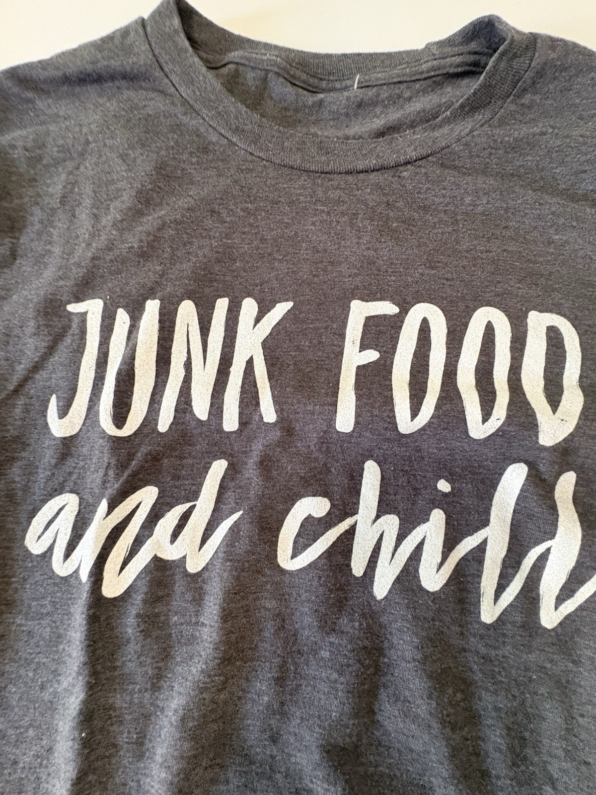 Women’s Size Small S Heather Grey Long Sleeve Junk Food And Chill T-shirt