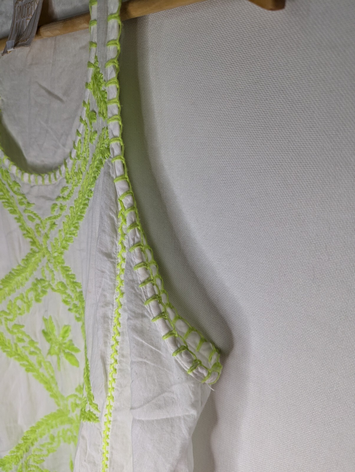 Sincerely Mary Boutique Like Green and White Tank Top Size Small