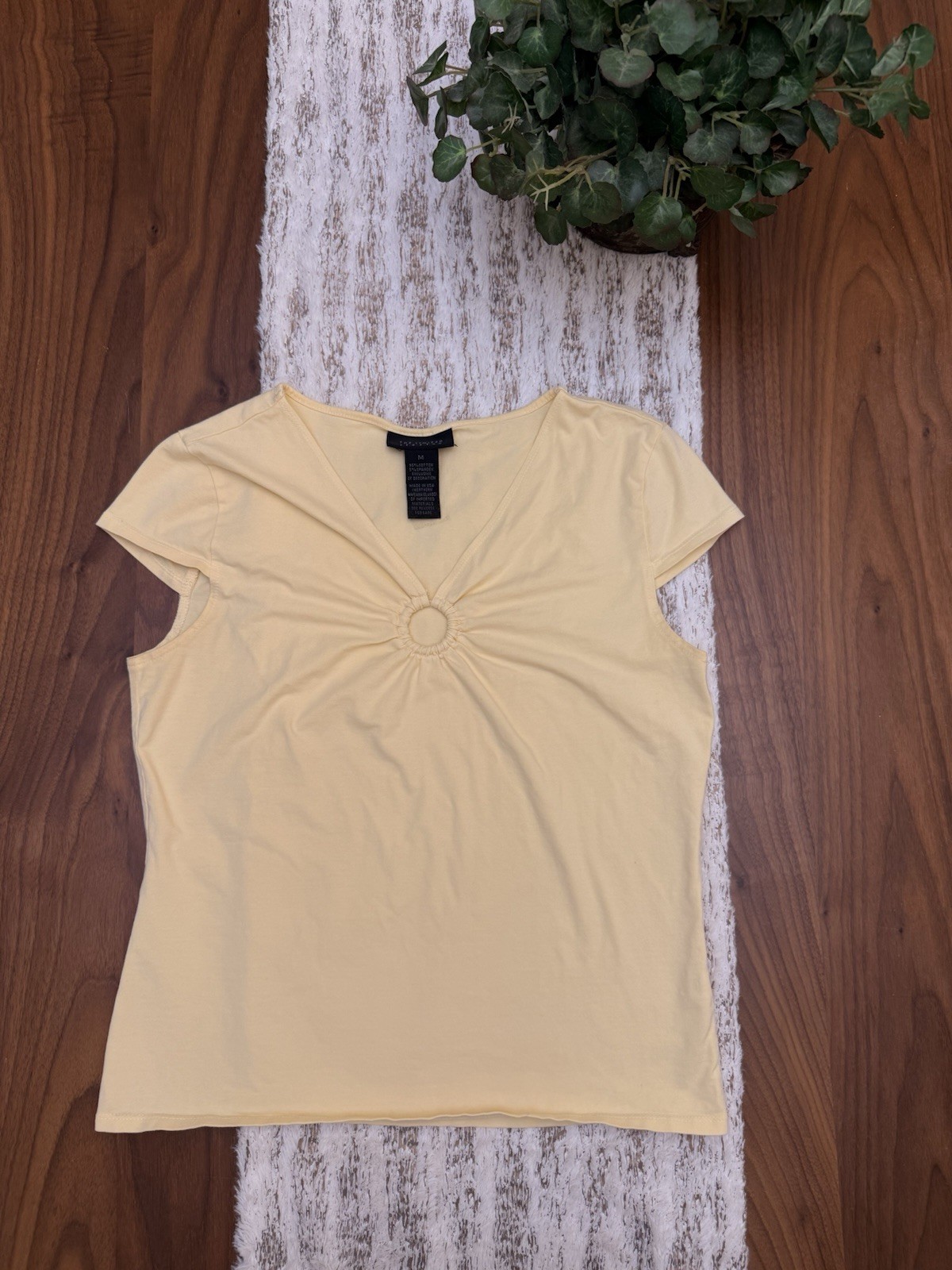 The Limited Yellow Solid Knit Stretch Cap Sleeve V-Neck Ring Pullover Tee M