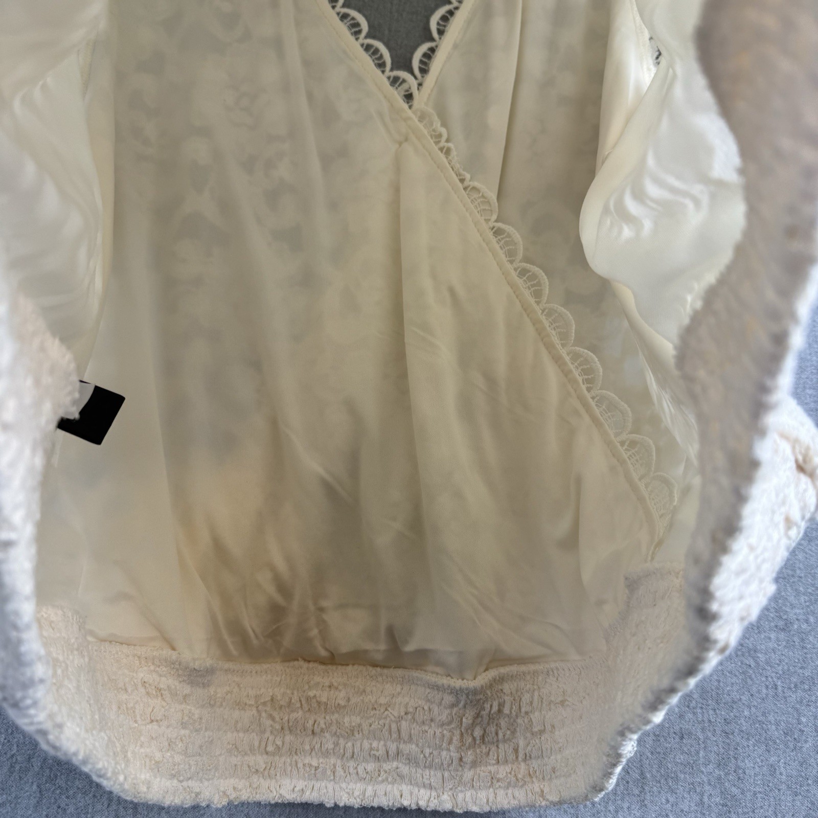 Torrid Stretch Lace Surplice Crop Top LG Ivory Cotton Lined Prairie Elegant Sz 0