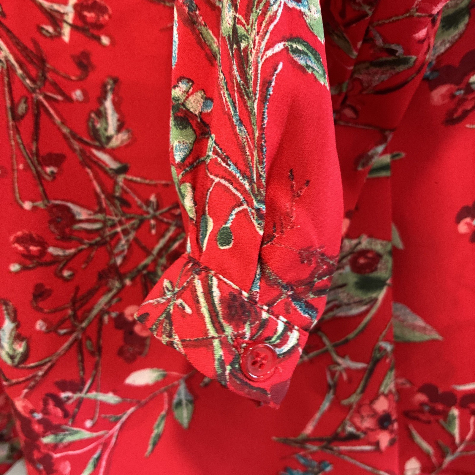 Rose & Olive Women’s Red Multicolor Floral LS V Neck Blouse Size M