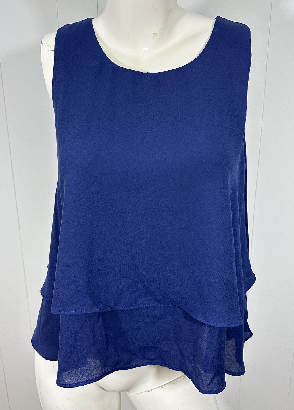 NWT STELLA LUCE Womens Navy Lined Slit Back Layered Sleeveless Top Blouse Sz M