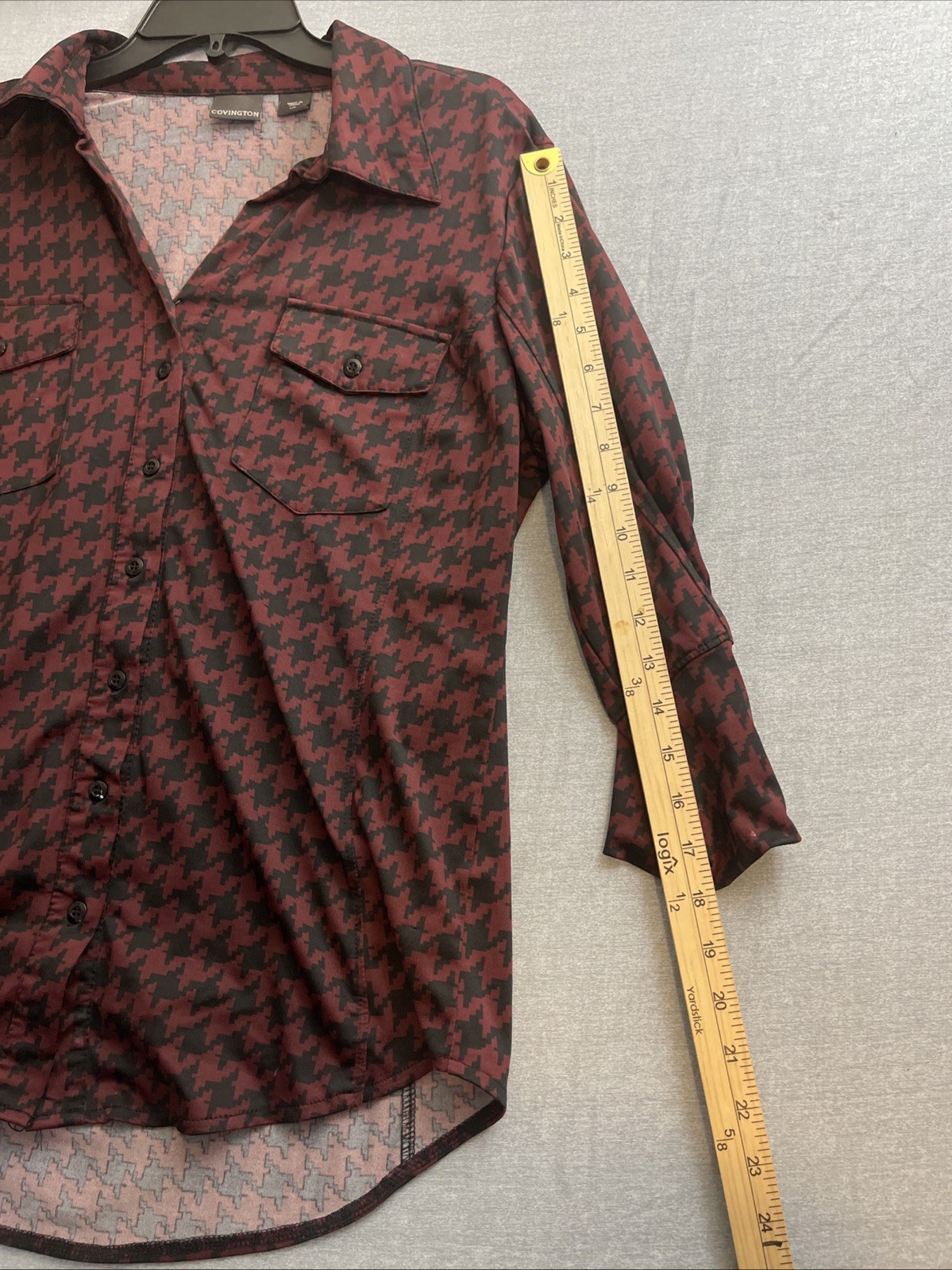 Covington Burgundy Houndstooth Button Down Large Top