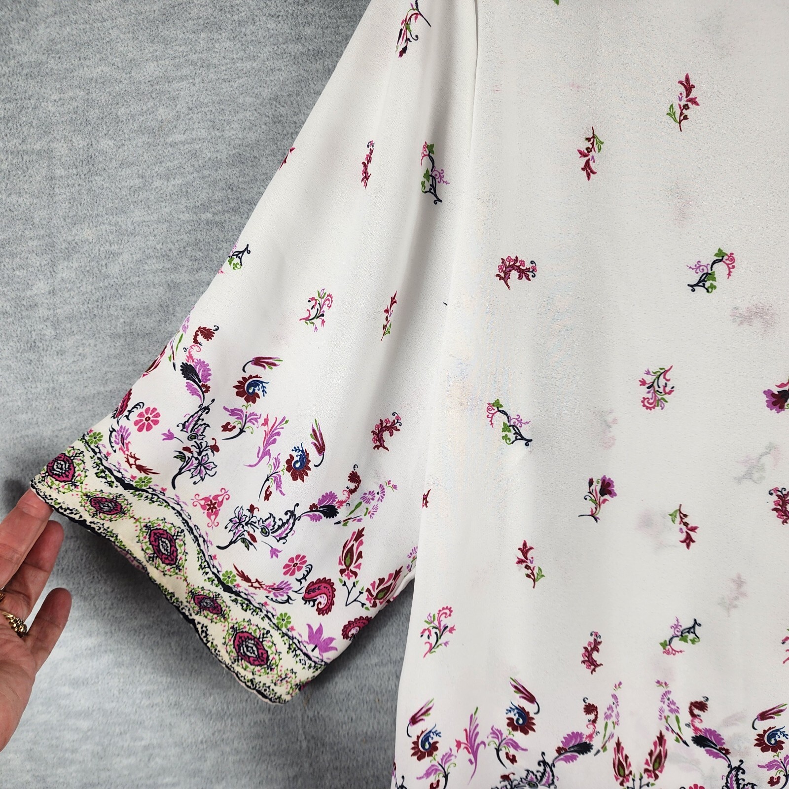 Roommates Woman Blouse 3X White Floral Top Back Keyhole Loose Wide Sleeves