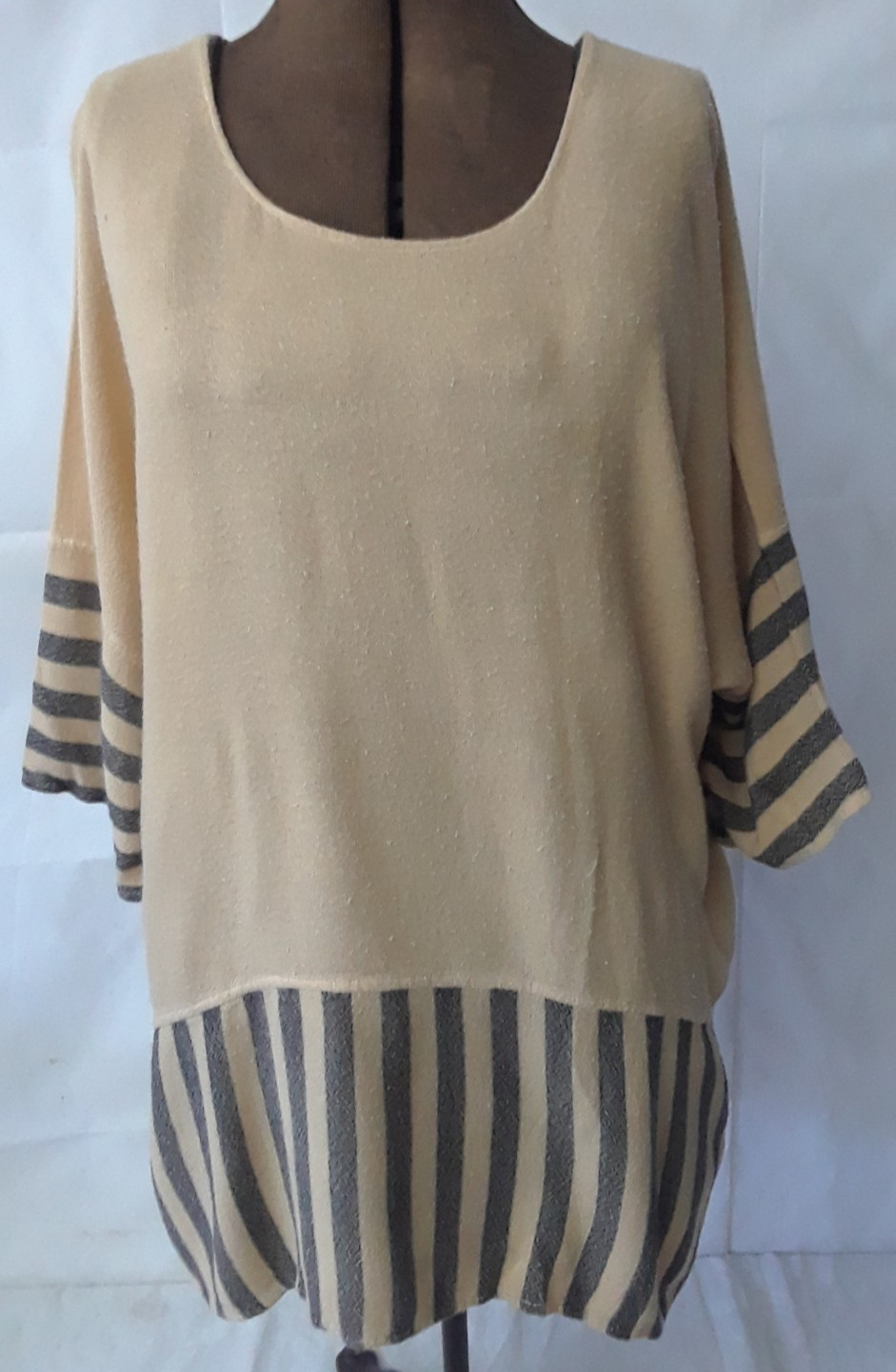 Morocco Designer Women’s Tan and Gray Tunic Top Size Medium