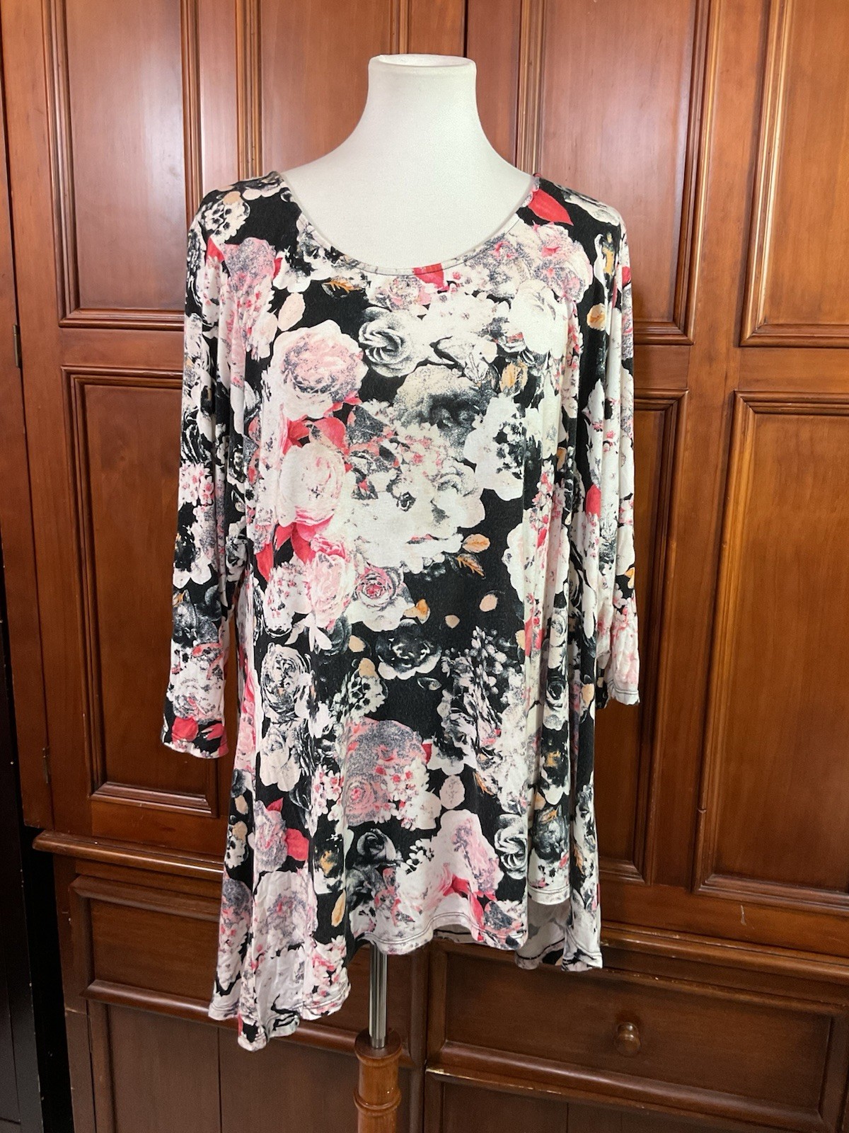 Rose + Olive Women’s 2x Tunic Top Floral Multicolor Soft Euc As Pictured Versati