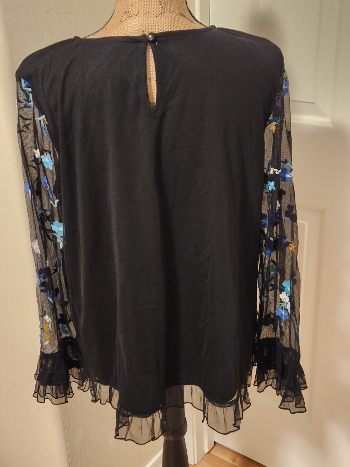 Du Jour Women’s Size L Black Floral Long Sleeve Tunic Top