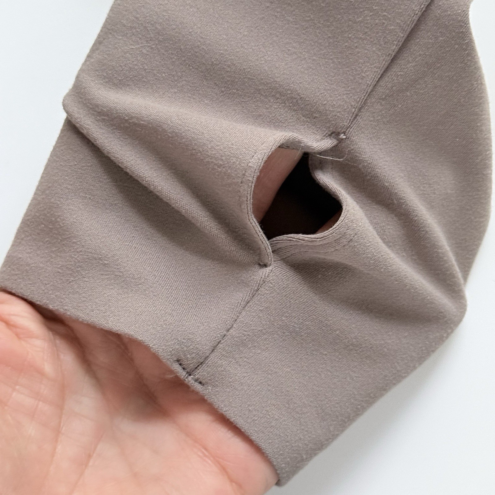 Uniqlo Crop Top XL AIRism Brown Long Sleeve Stretch UV Protection Thumb Holes