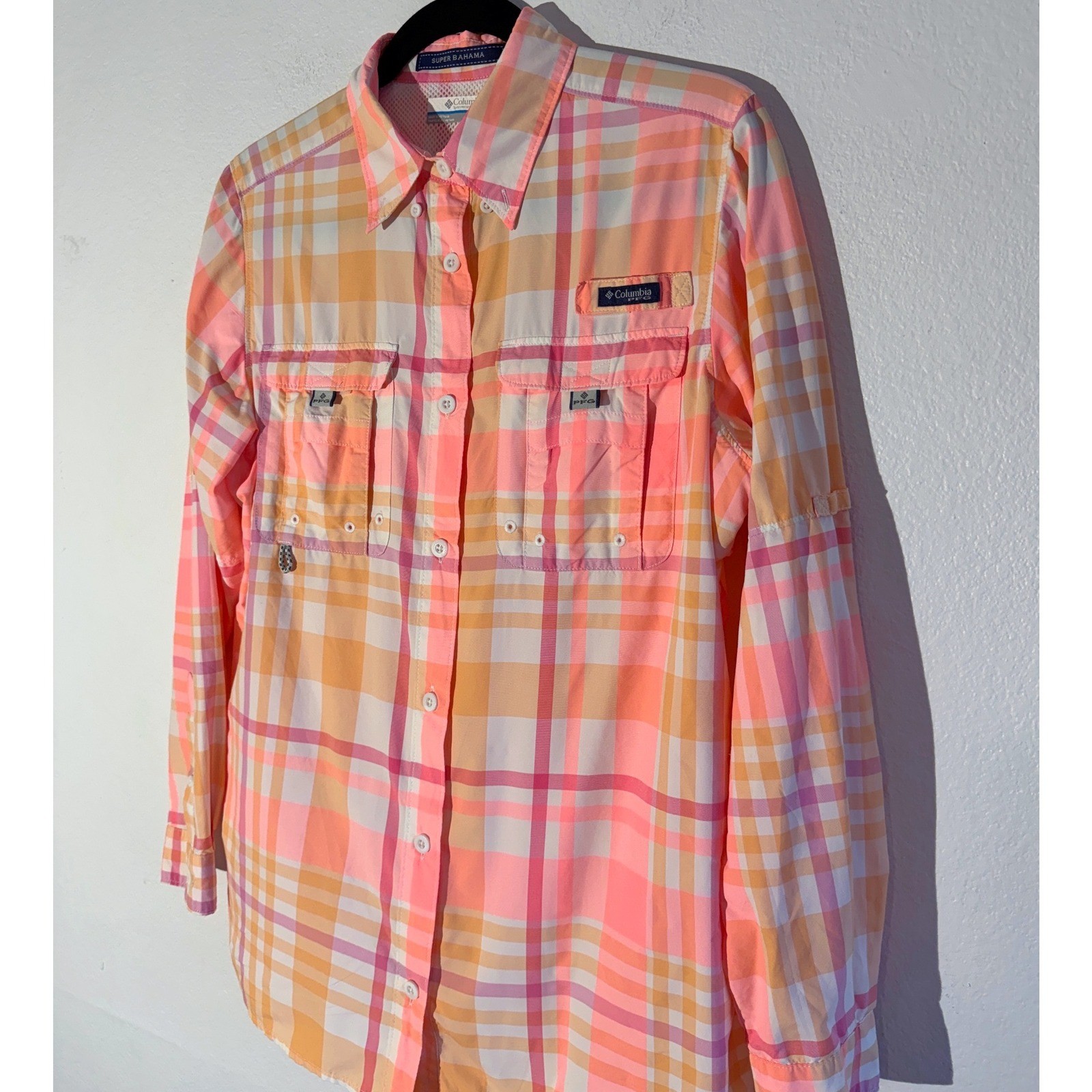 Columbia PFG Super Bahama Fishing Shirt Womens Medium Orange Pink Plaid Vented