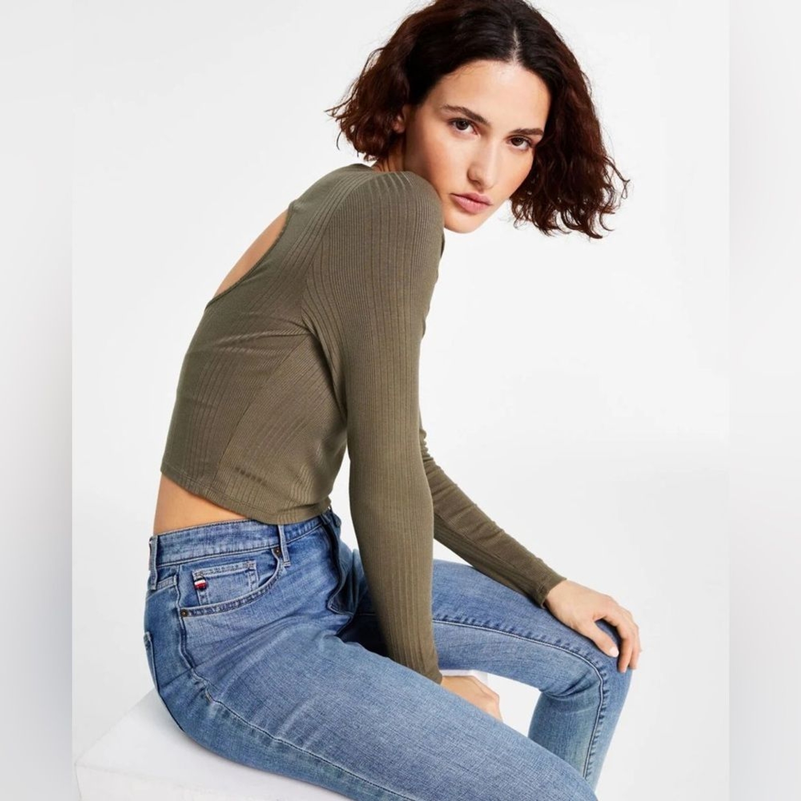 Tommy Jeans Amherst Knit ladies long sleeve ribbed crop top with open back. NWT.