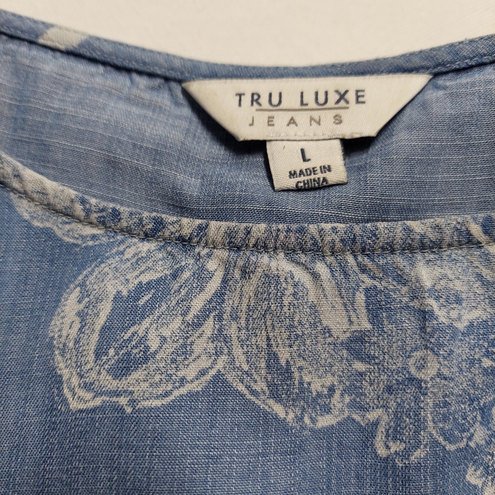 Women’s True Luxe Jeans Blouse Top Criss-Cross Back Design Frayed-Hem Blue Sz Lg