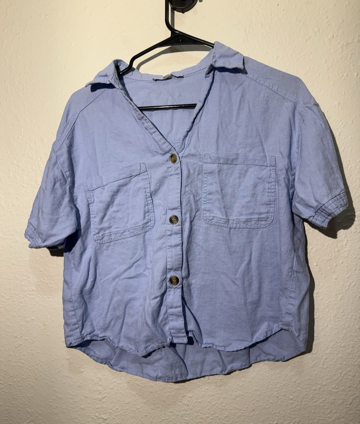 Love Tree Women’s Blue Solid Collared Short Sleeve Button-Up Shirt M Pockets