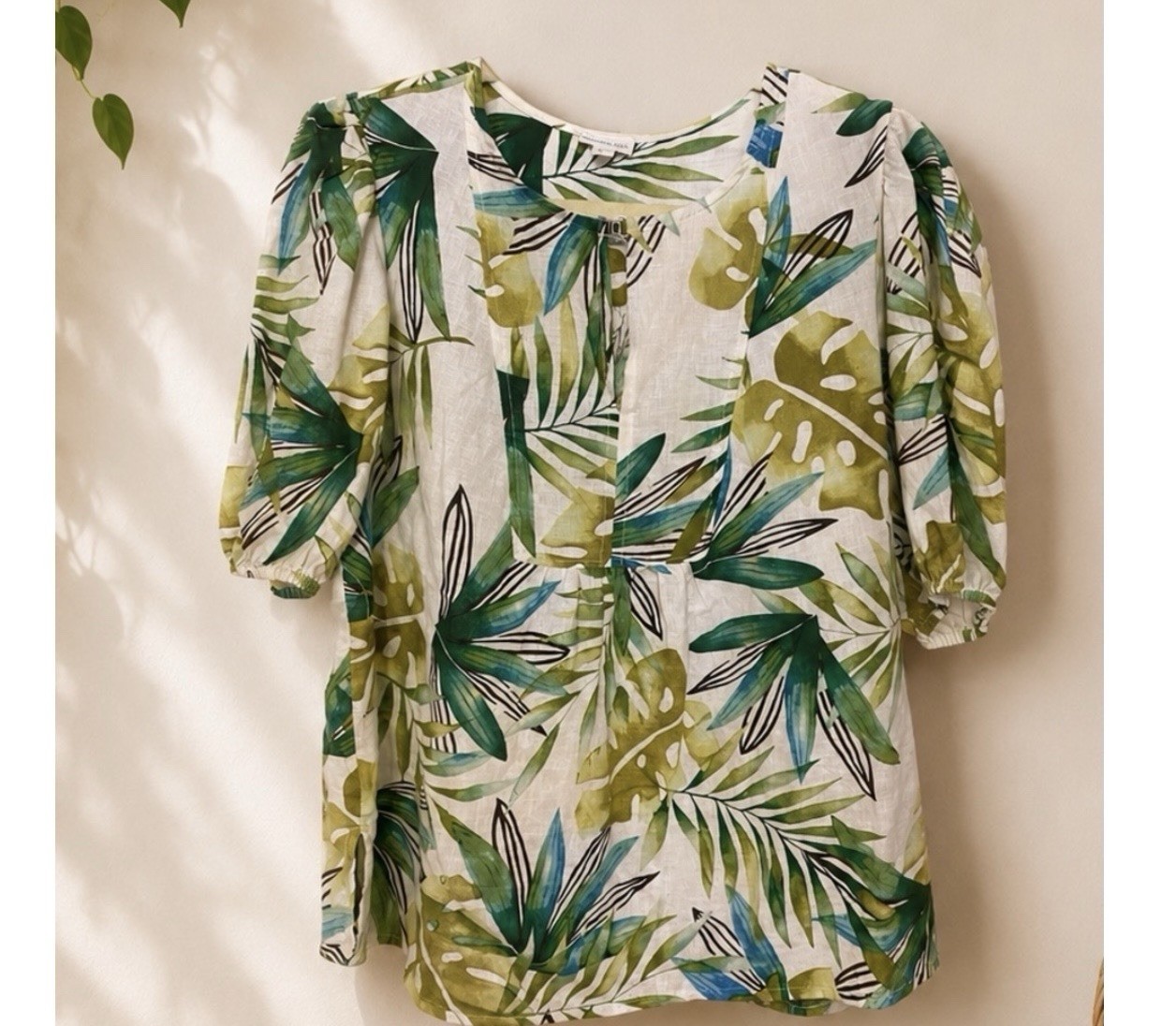Sigrid Olsen Blouse Round Neck 3/4 Puff Sleeve Tropical Linen Rayon S