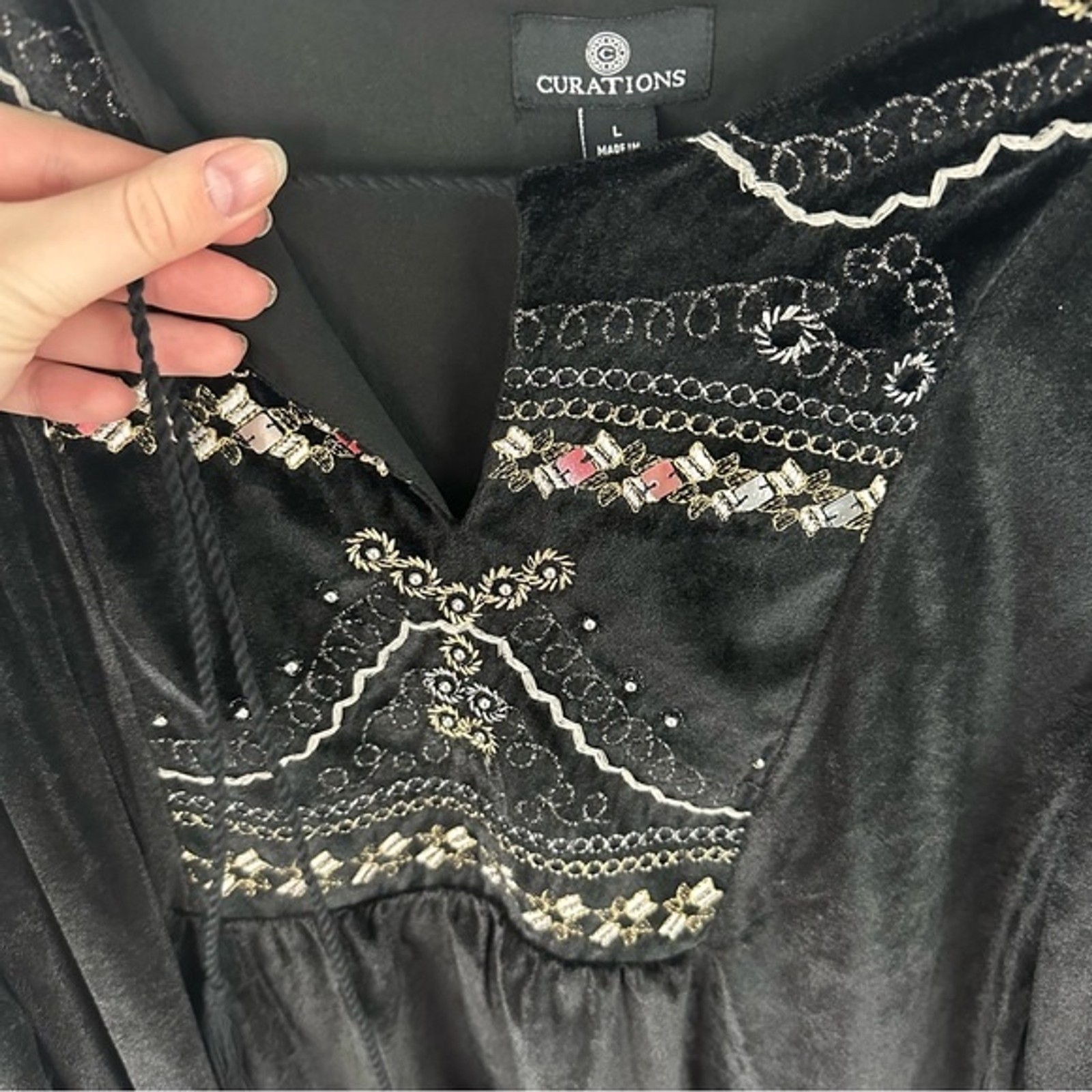 Curations Black Embroidered Velvet Blouse NWT Size Large Y2K Date Valentine’s
