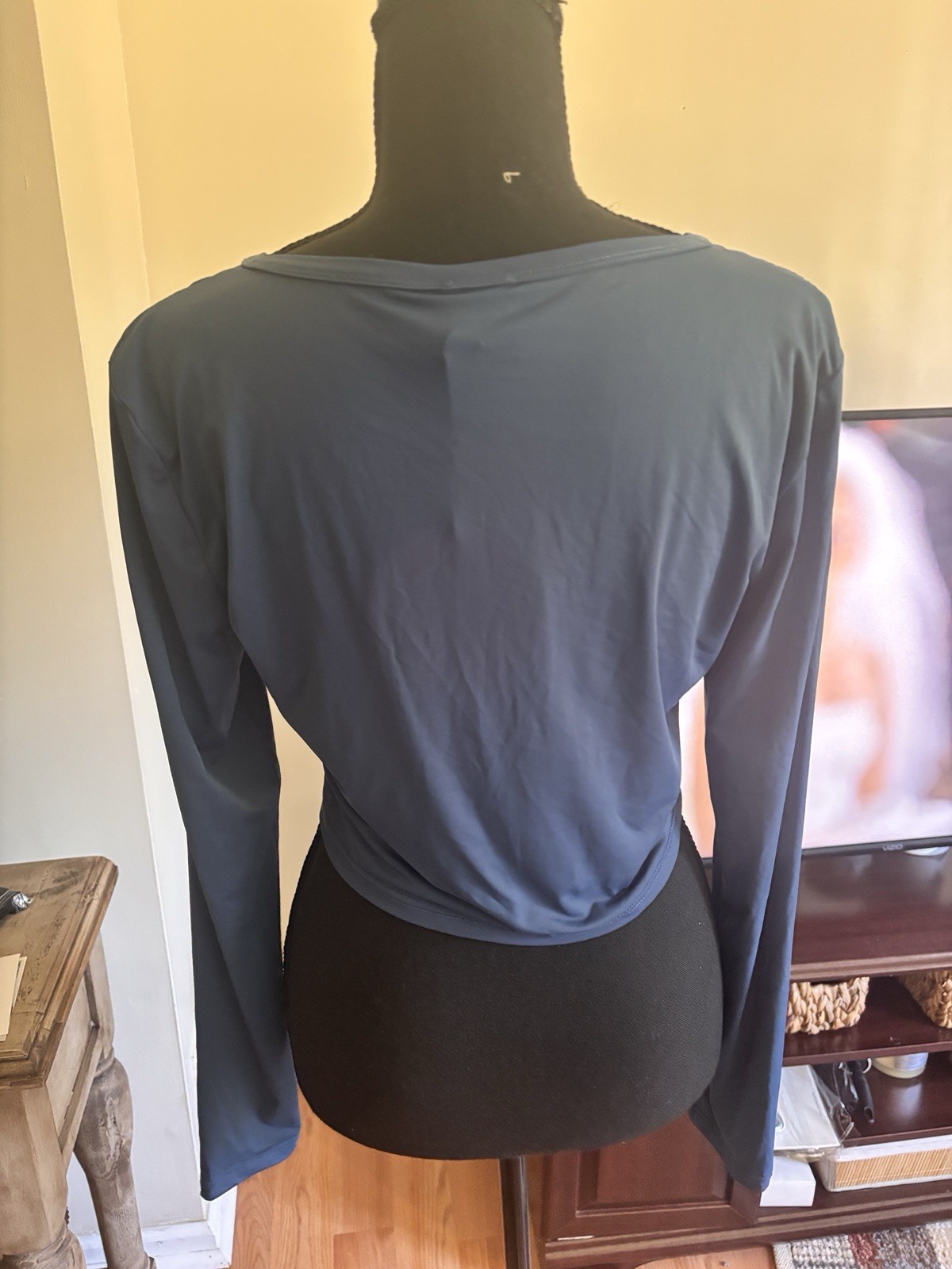 Princess Polly Long Sleeve Button Up Crop Top Sz 8