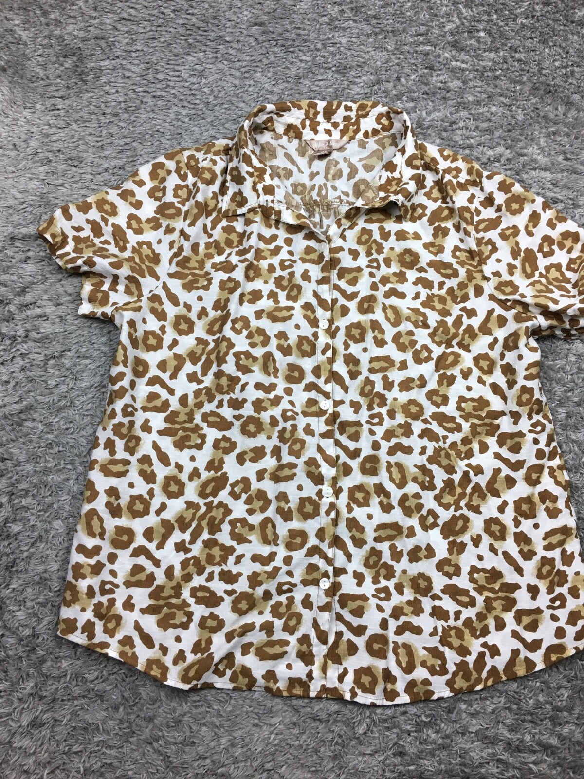 White Stag Button Up Shirt Womens Size XL White Brown Cheetah Print