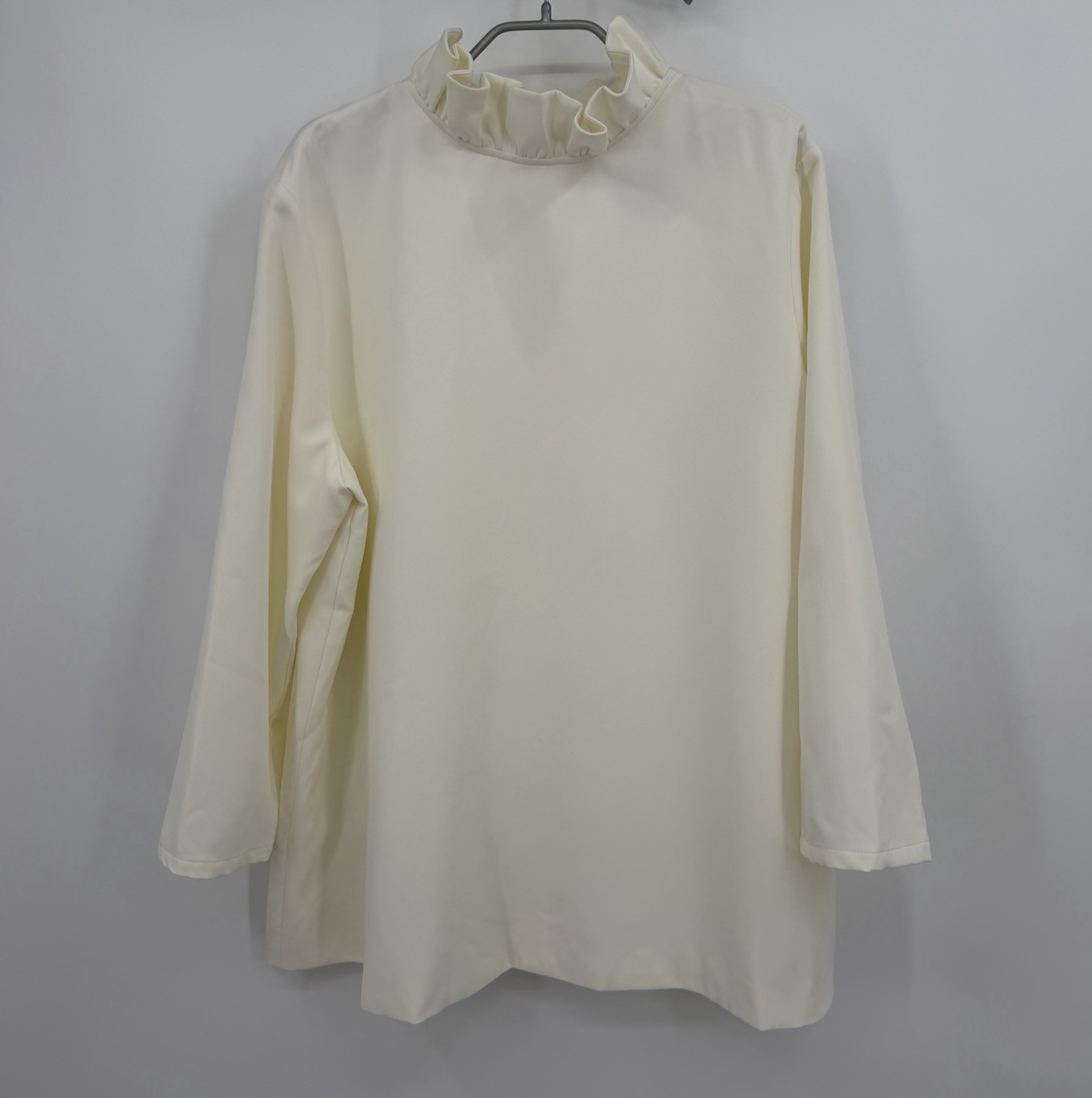 Tuckernuck Ivory Faye Blouse size S Small Ruffle Stand Collar Swing Style NWT**