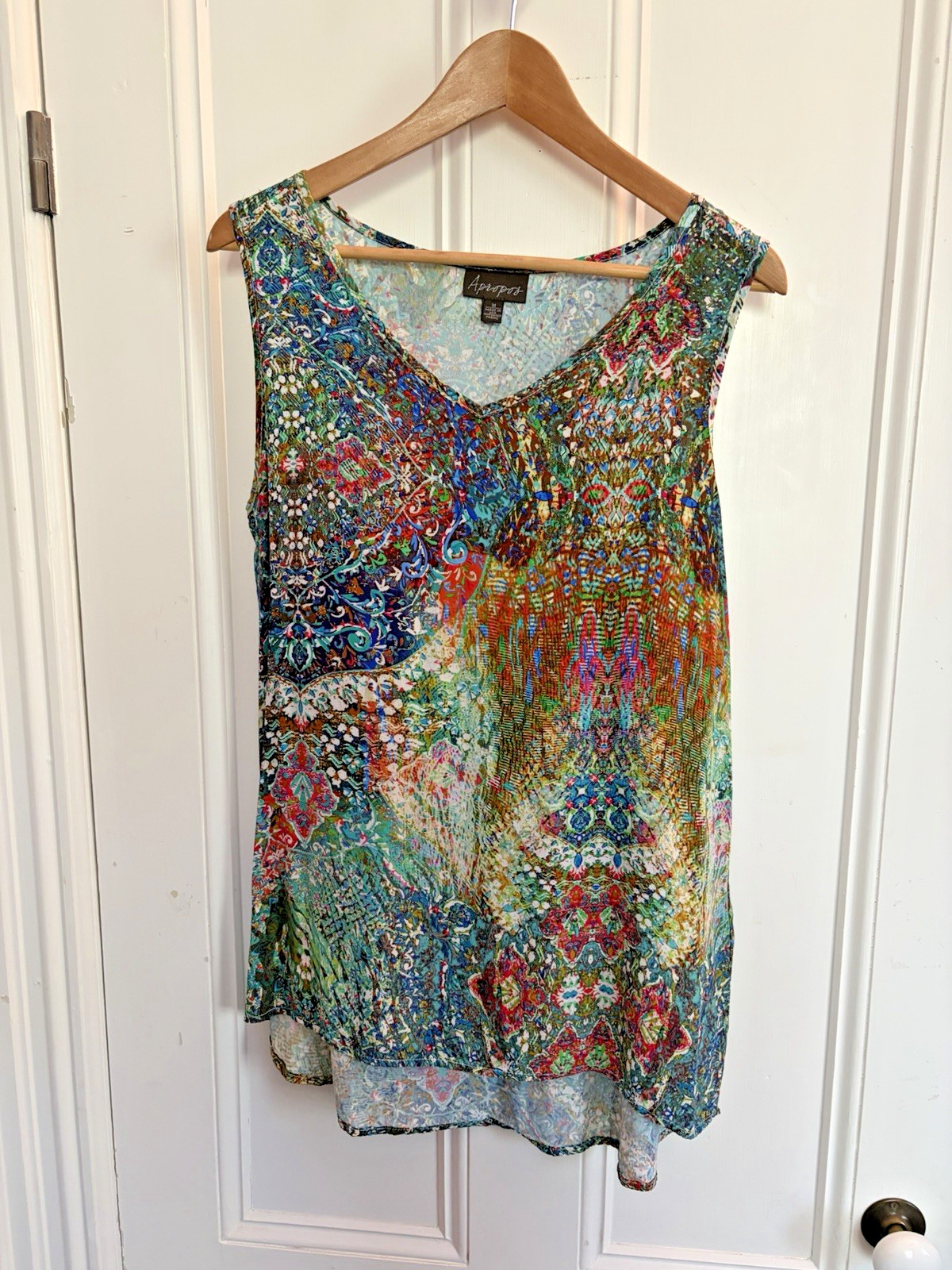 Apropos Dressy Tank Top Women’s Size Medium Vivid Print
