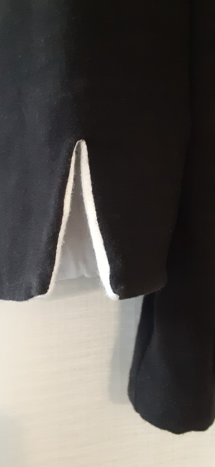 Ladies Liz Claiborne XL Long Sleeve Black Top 92% Cotton/8% Lycra Spandex