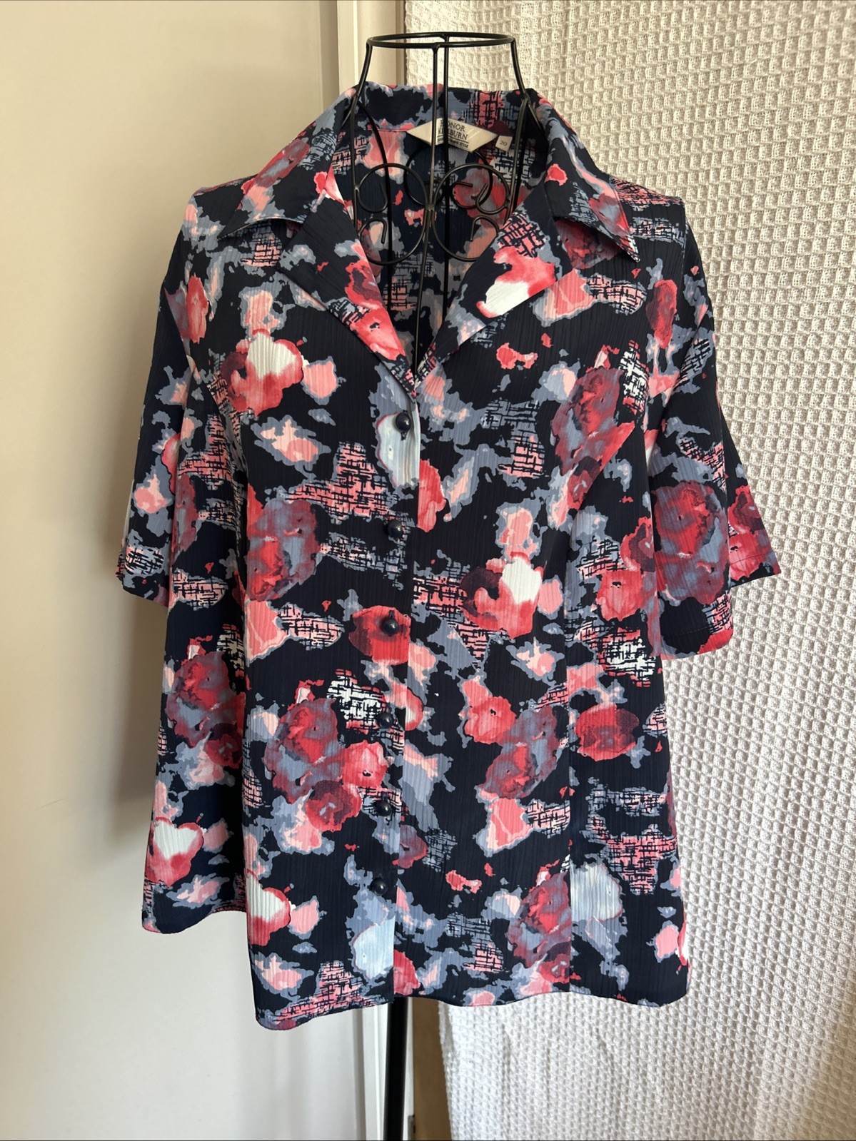 Honor Milburn Floral Shirt Size 20 100% Polyester Short Sleeve Button-Up Top