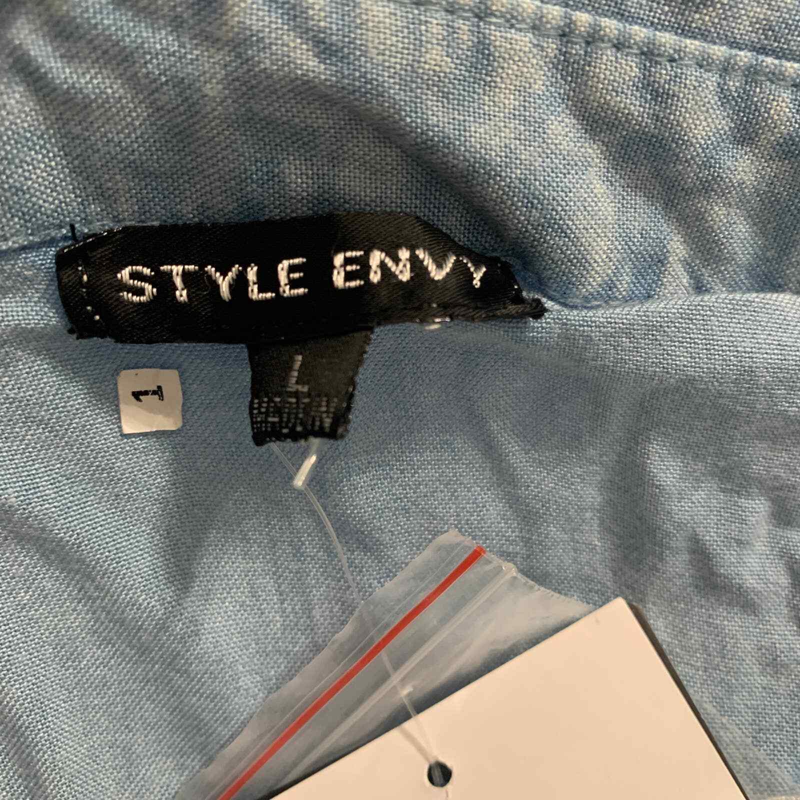 Style Envy Shirt Womens Size Large Blue Chambray Bleach Wash Button Front*