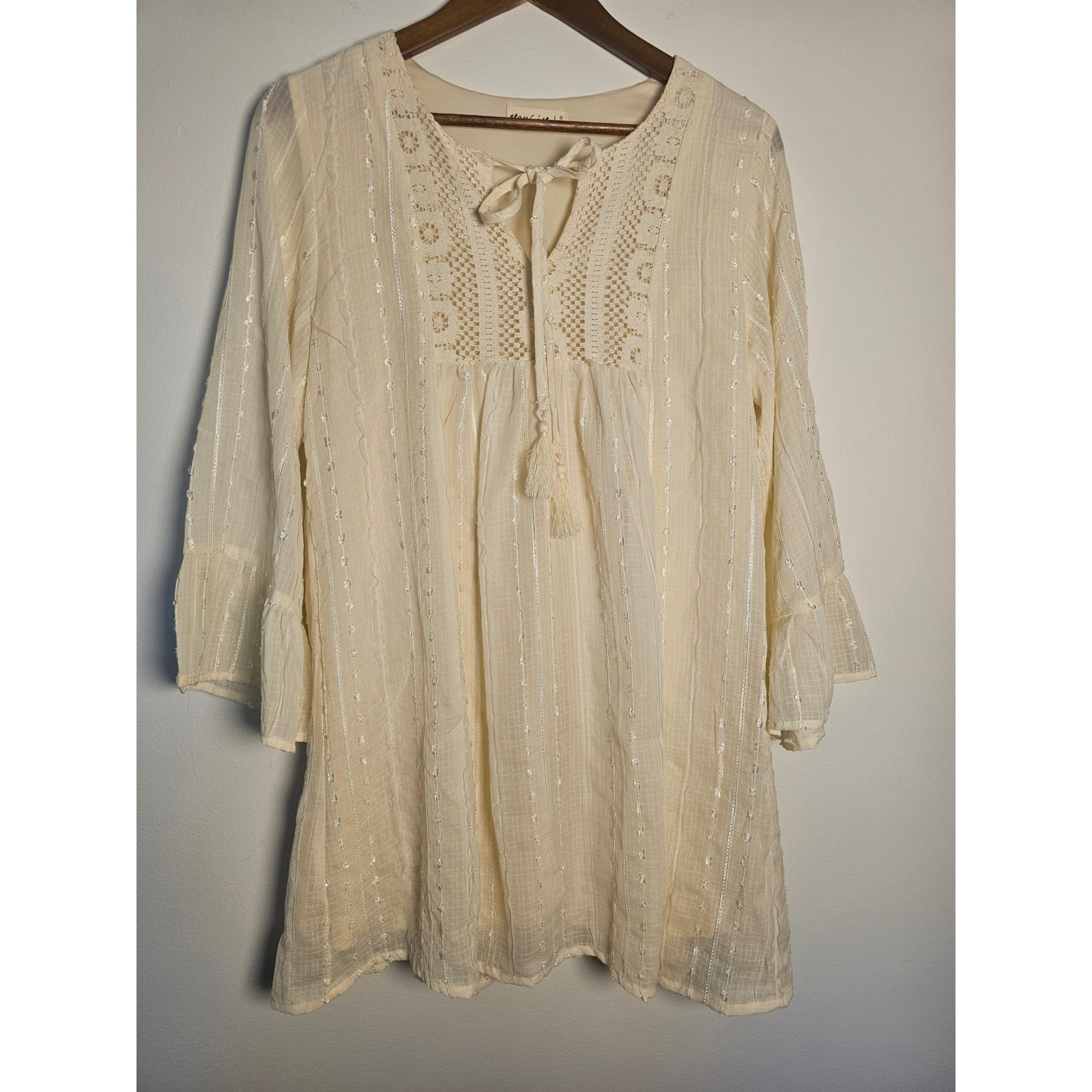 Boho Chic New In Crochet Lace Tunic Top Womens Small Cream Metallic Bell Sleeve