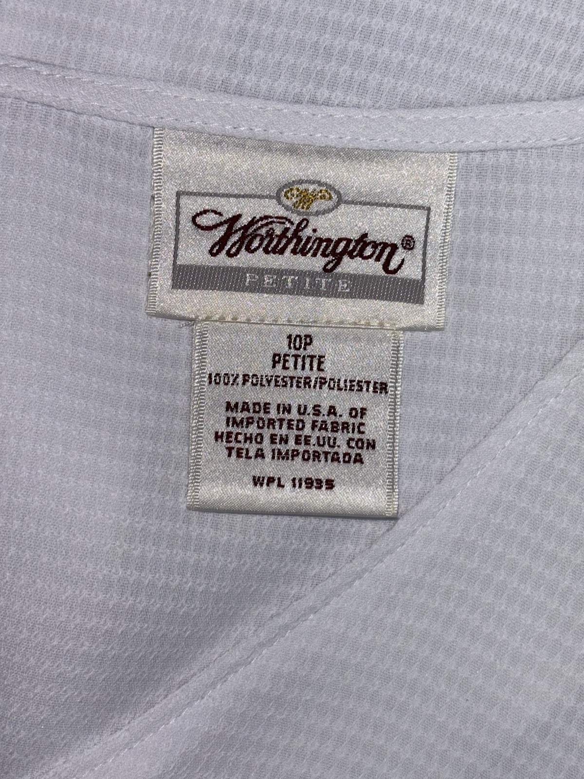 Worthington Women Size 10P Button Up Short Sleeve Embossed Pattern Top White