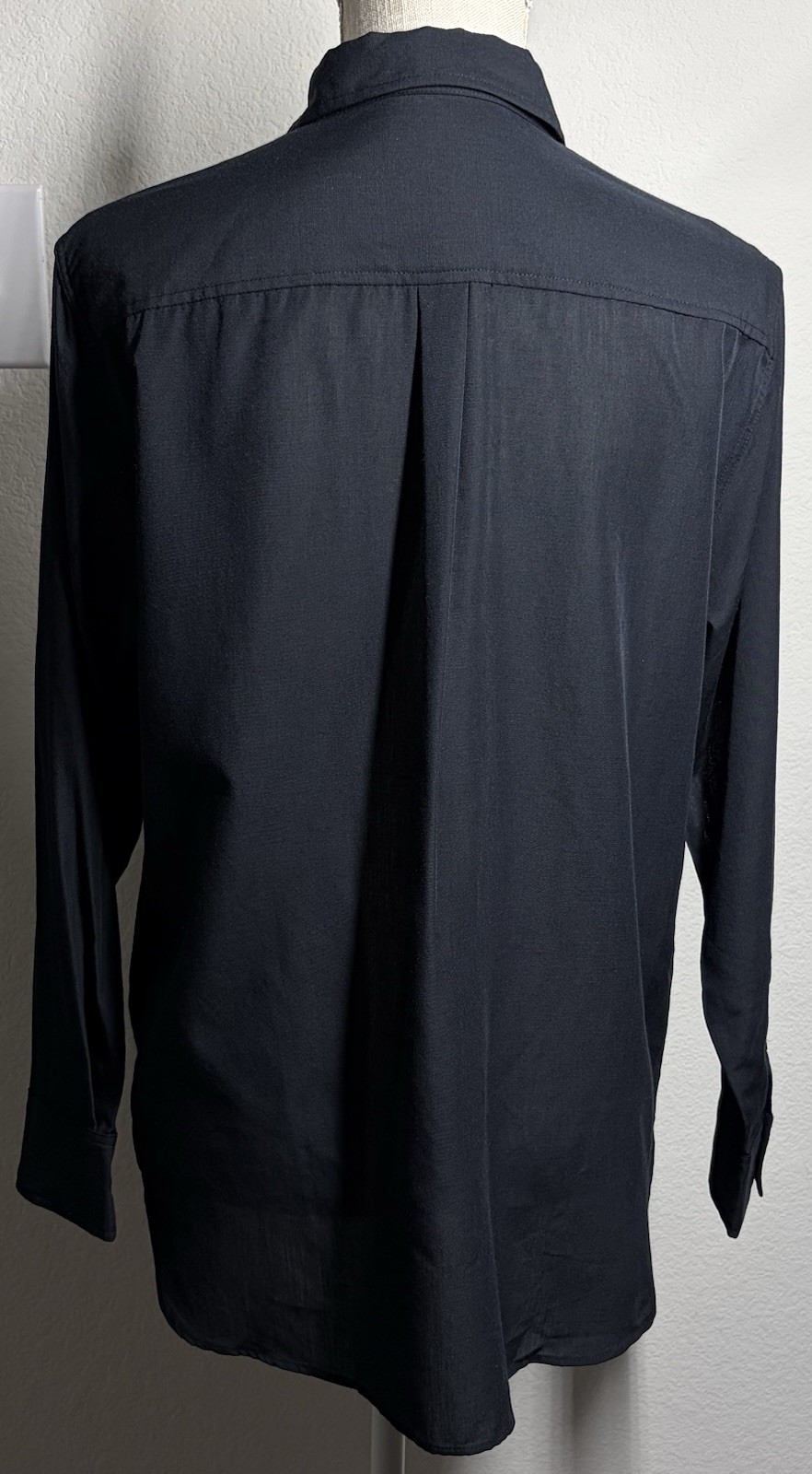 Unbound Merino Women’s Merino Wool M Black Travel Button-Up Shirt