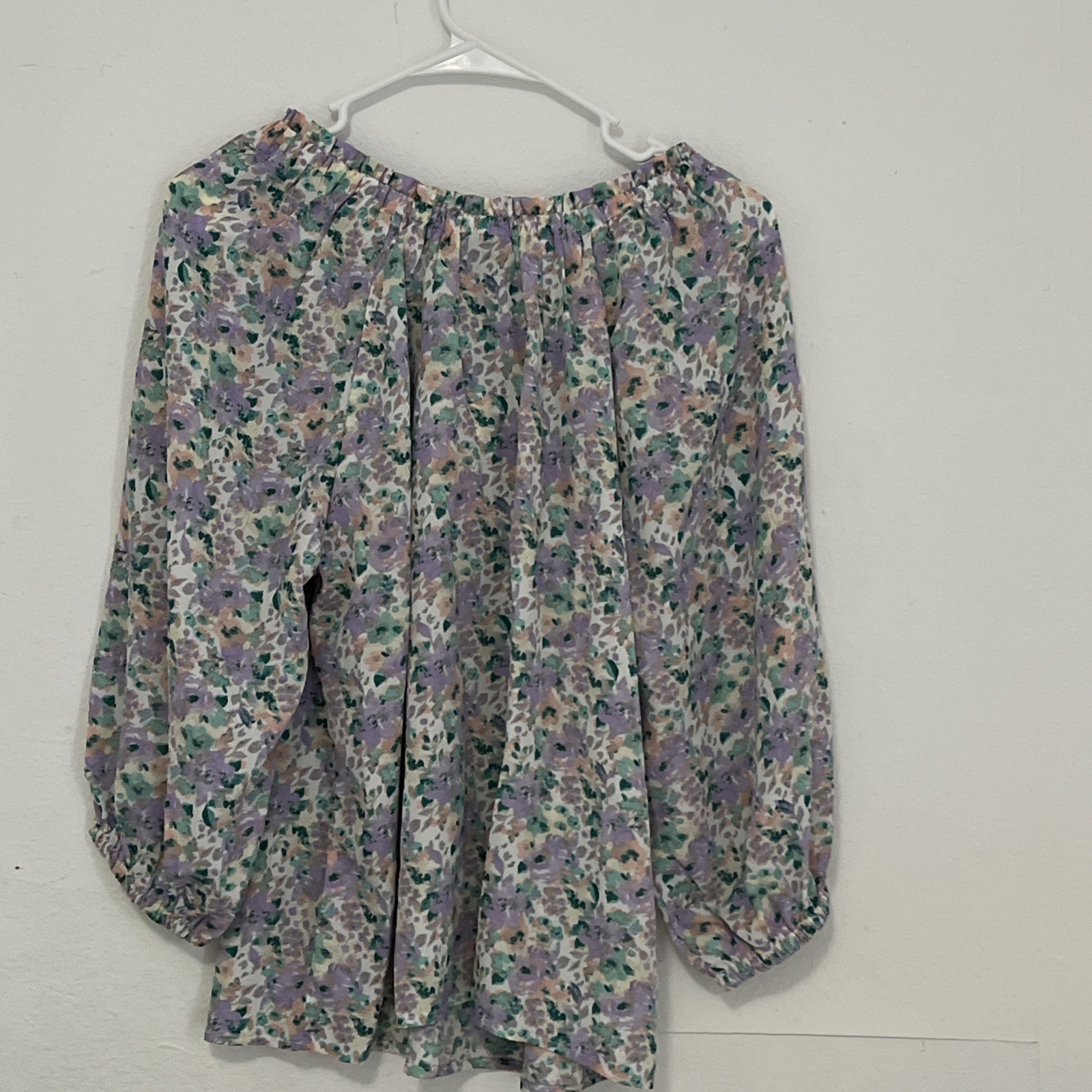 Versona multi-color (pastels) lightweight. Size Large New with tags.