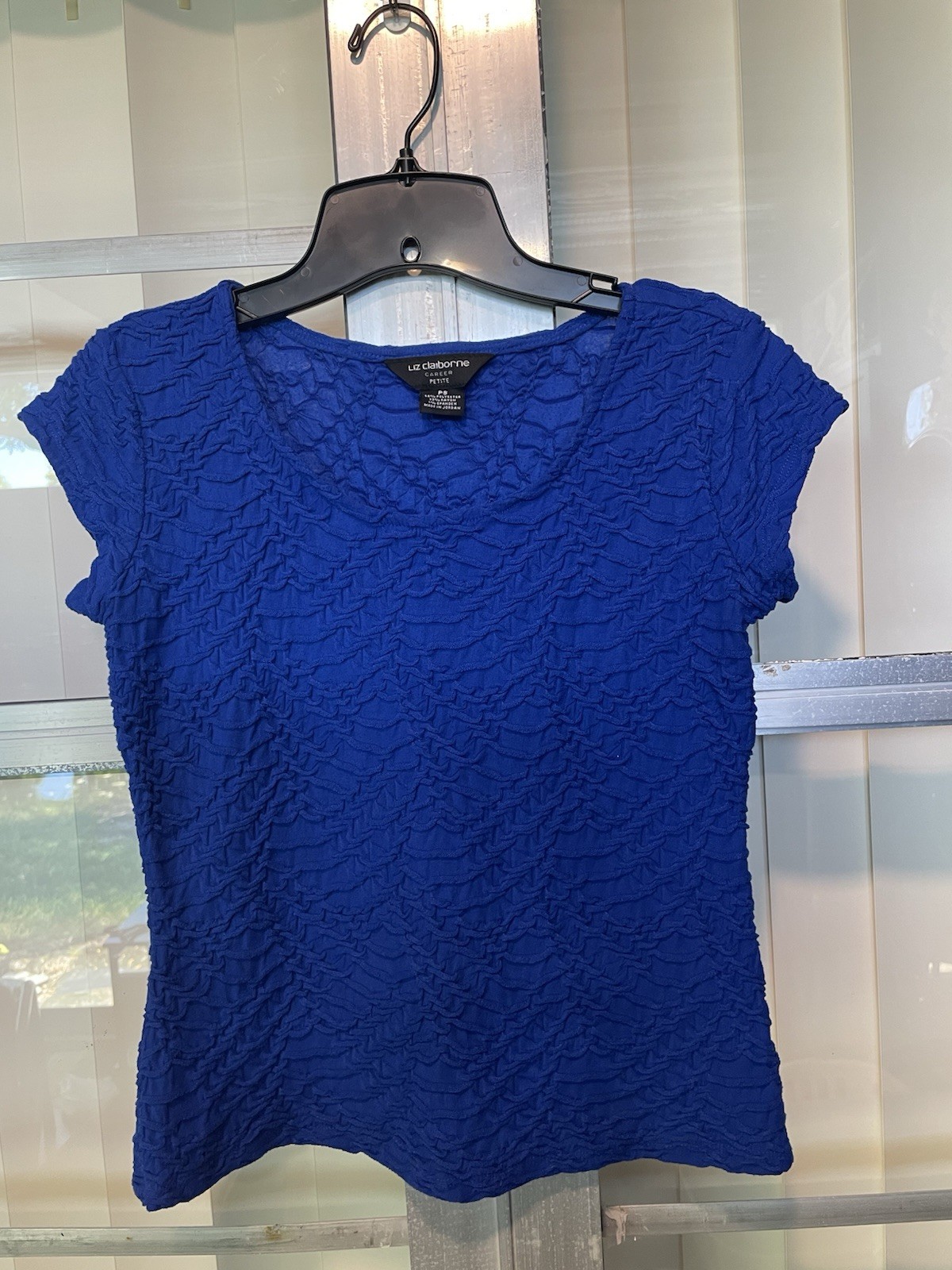 Liz Claiborne Women’s Petite PS Blue Textured Knit Scoop Neck Stretch Cap Top