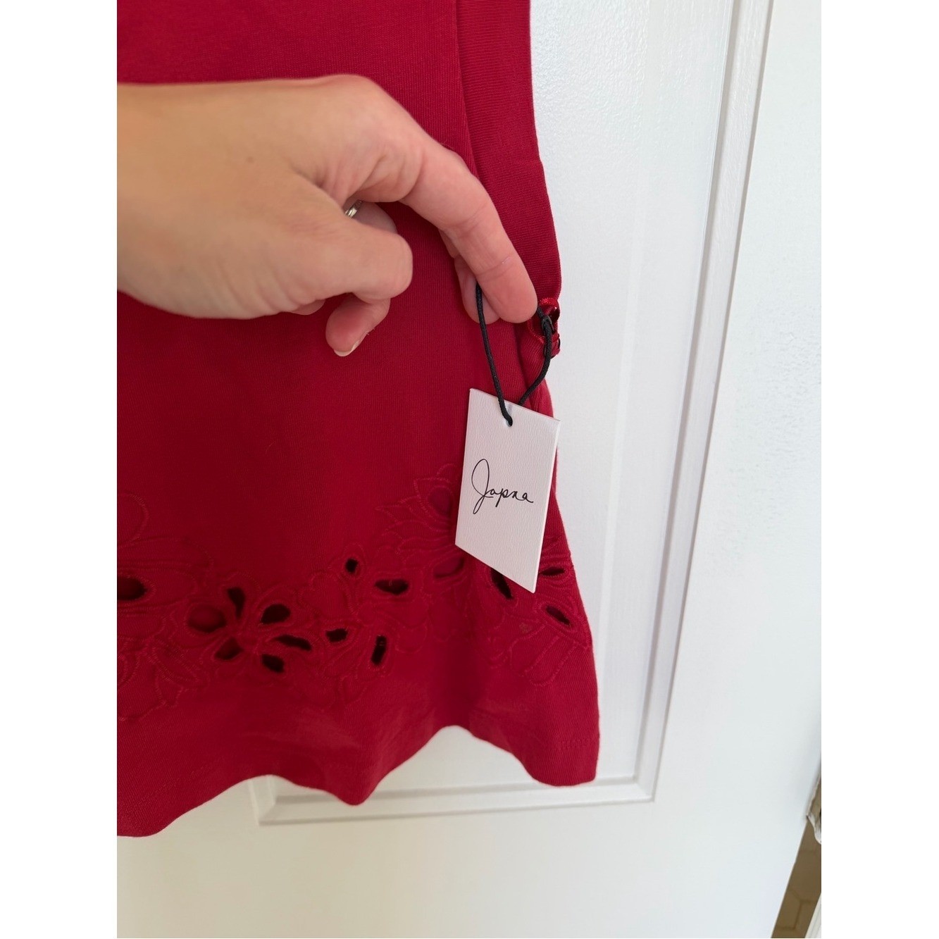 NWT Japna Red Floral Eyelet Embroidered Sleeveless Cotton Top S