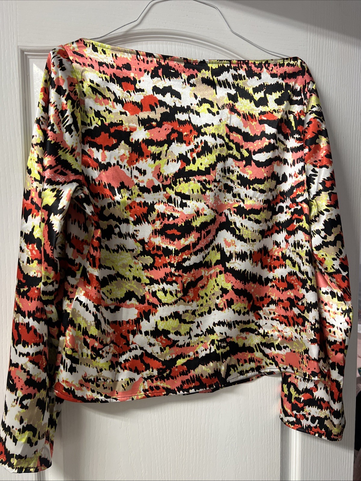 New York City Design Co Top Womens Medium Blouse Boat-neck Abstract Print