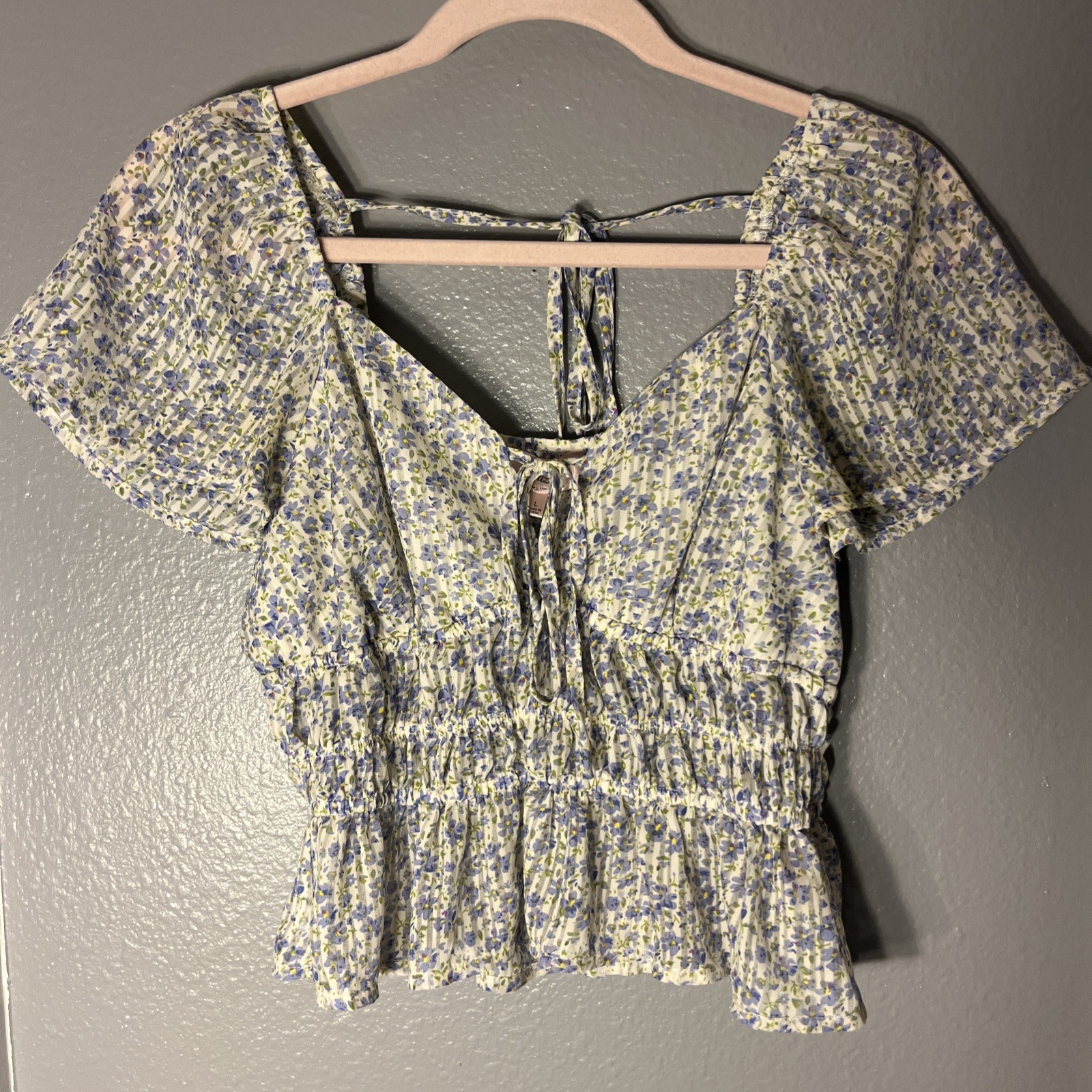 Dizzy Lizzy Juniors Blouse Floral Smocked Elastic Waist Flutter Sleeves Size L