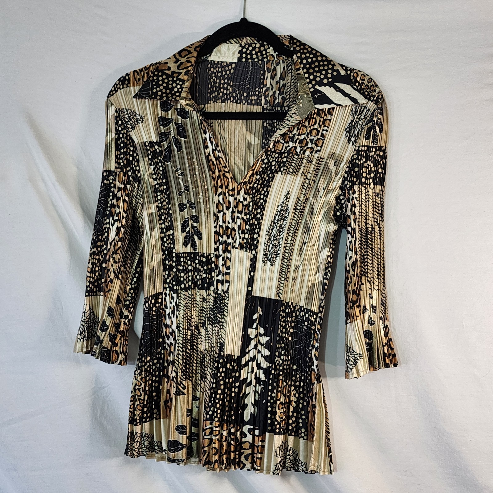 Womans Gold Floral Tone Button Up Blouse