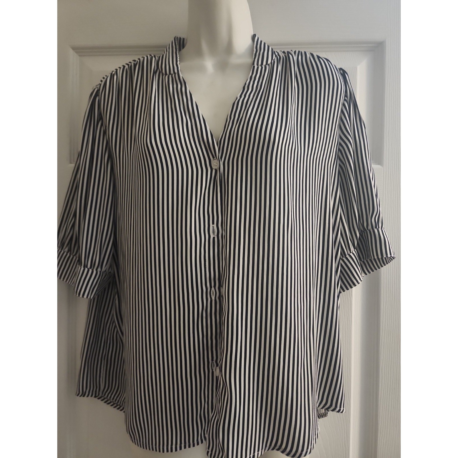 T Tahari Women’s Career Blouse Striped Wht Blk Short Sleeve Top XL EUC
