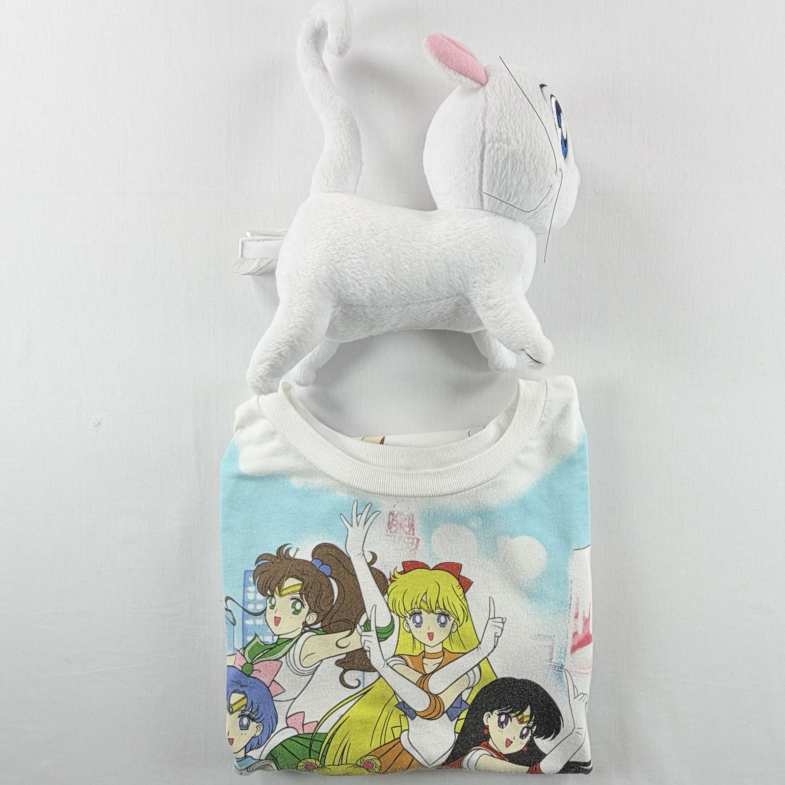 Sailor Moon Graphic Print Shirt Anime Manga Print Size S-Artemis 7” Plush Combo