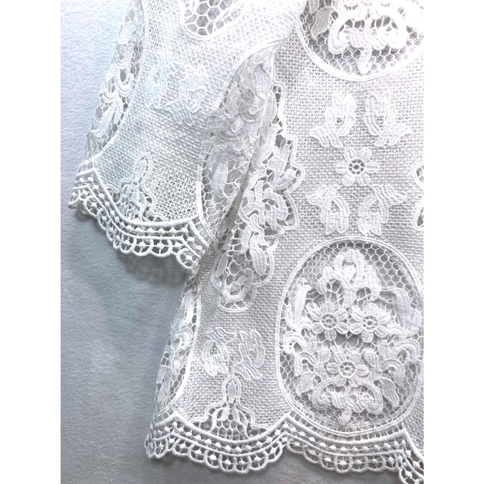 Vipavadee Womens White Floral Lace Button Down Shirt Scalloped Hem Large