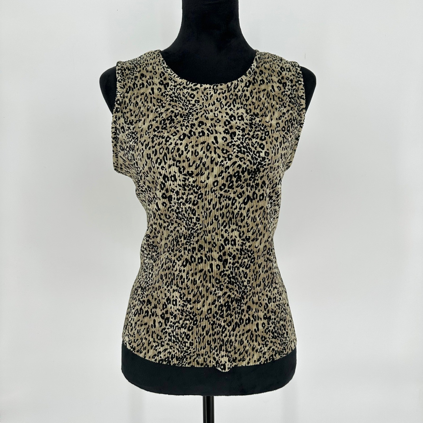 New York City Design Co Leopard Print Sleeveless Shirt Blouse Pleated Stretchy L