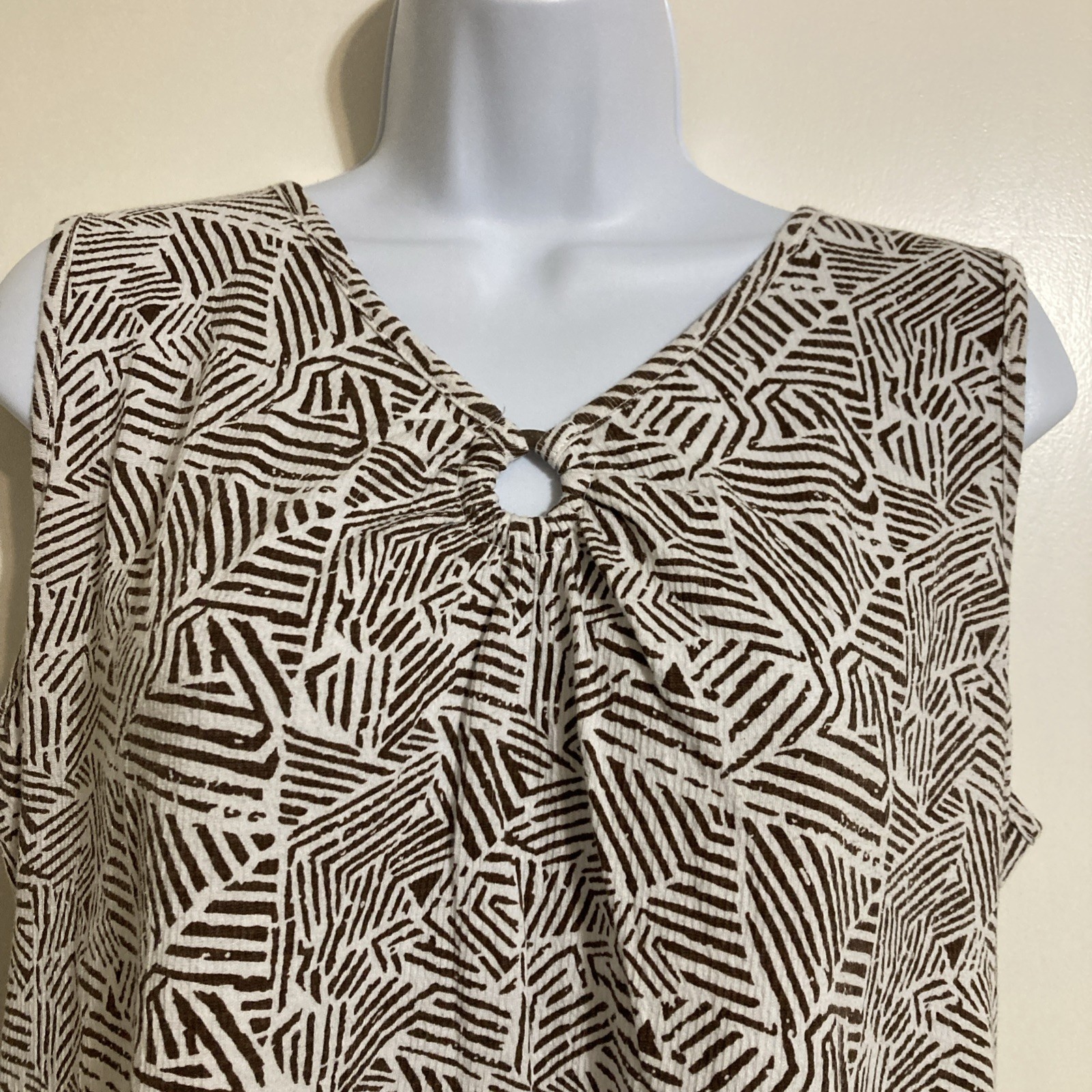 Women Carolyn Taylor Brown/White Paisley Design Pullover Cotton Blend Top Sz M